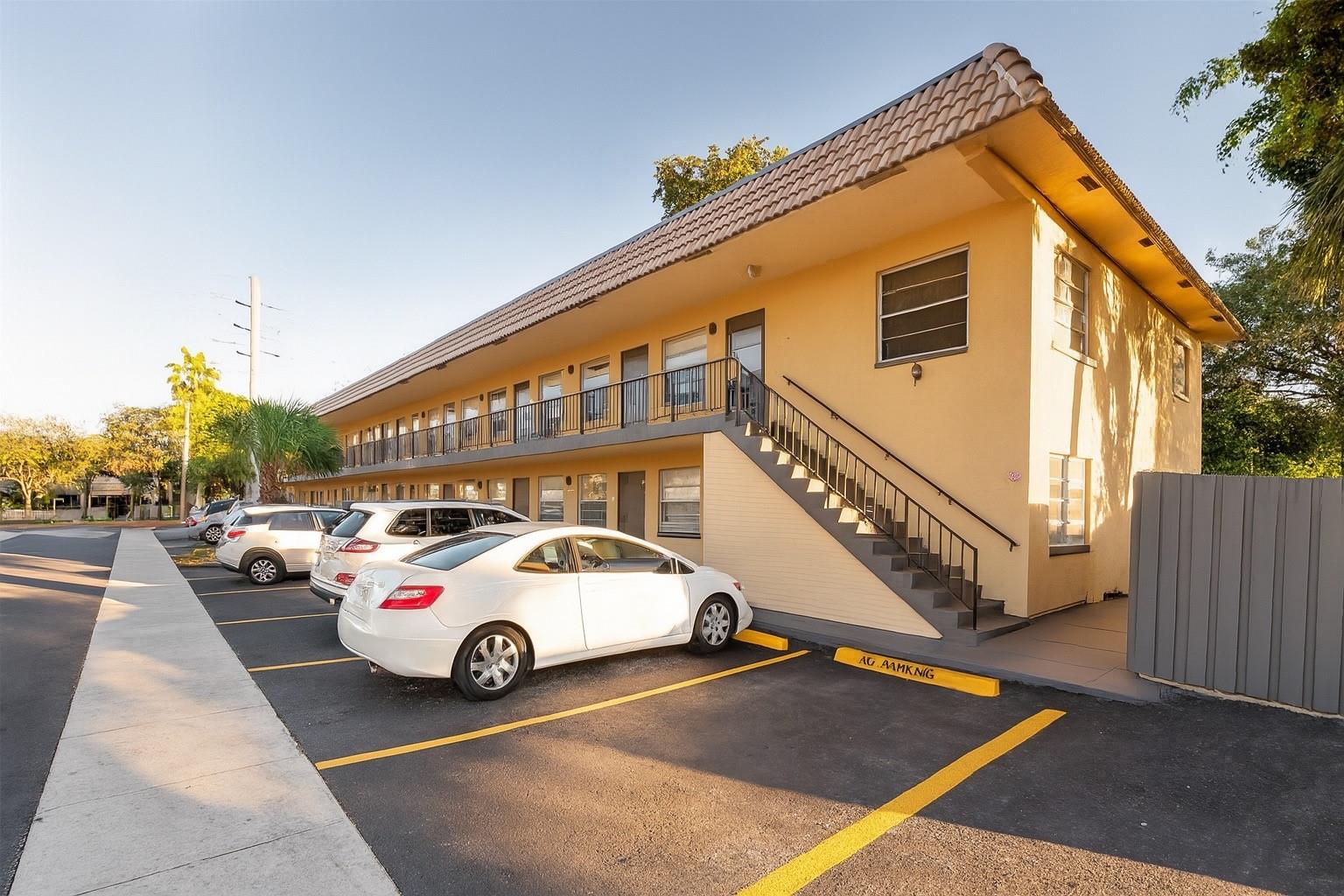 Lauderdale Park 6-33 1/2