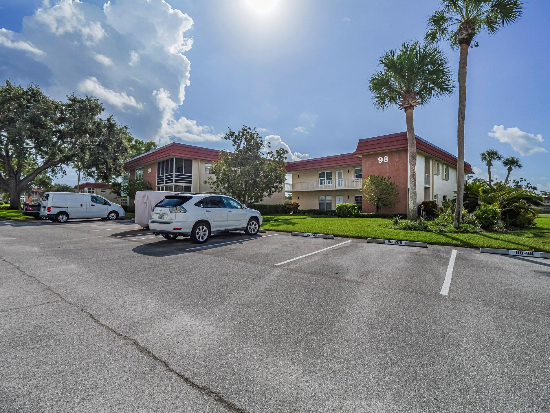 Homes for sale in Vero Beach, FL | 98 Spring Lake Dr #205, Vero Beach, FL 32962 | MLS# R11118714
