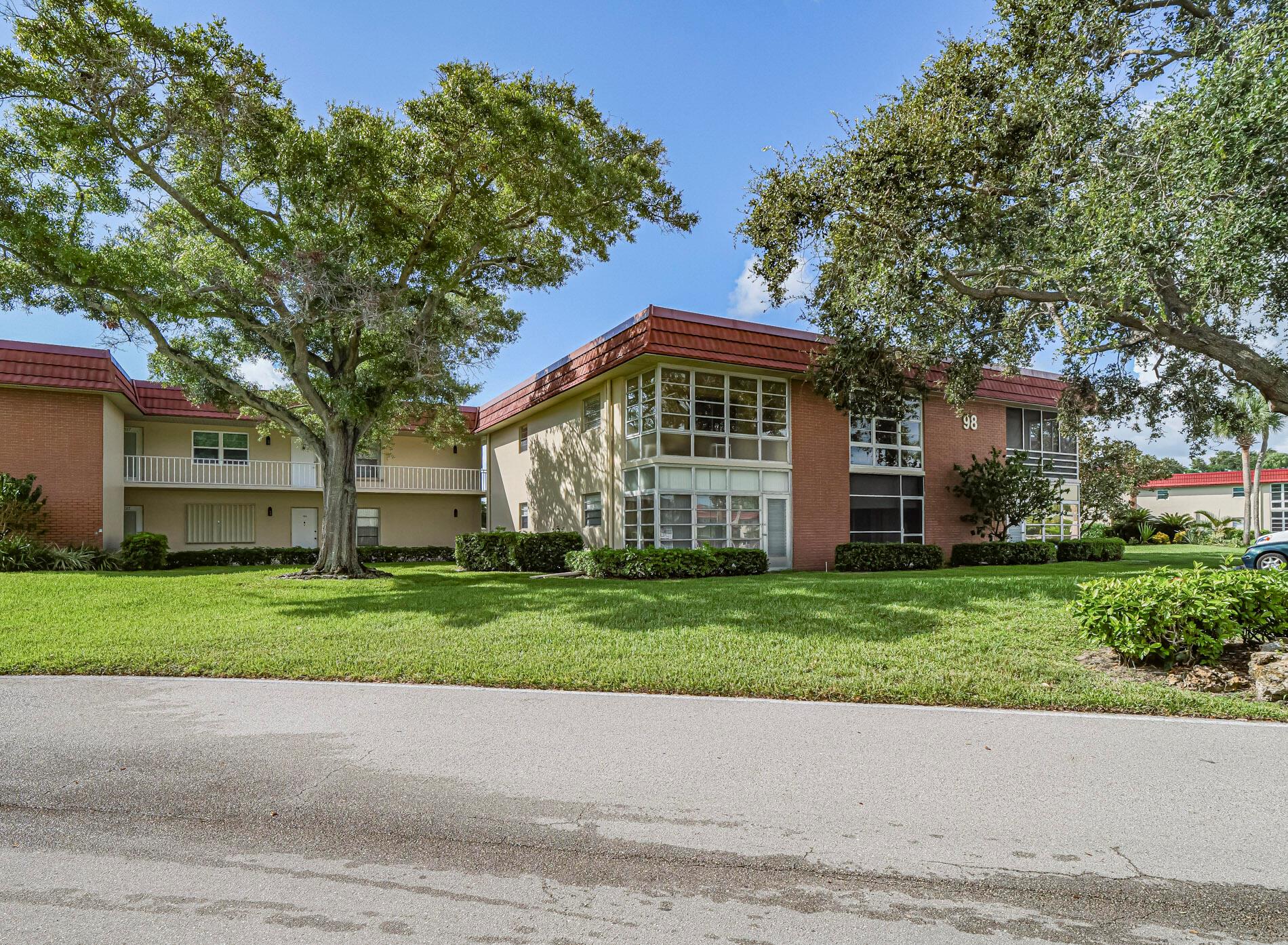 Homes for sale in Vero Beach, FL | 98 Spring Lake Dr #205, Vero Beach, FL 32962 | MLS# R11118714