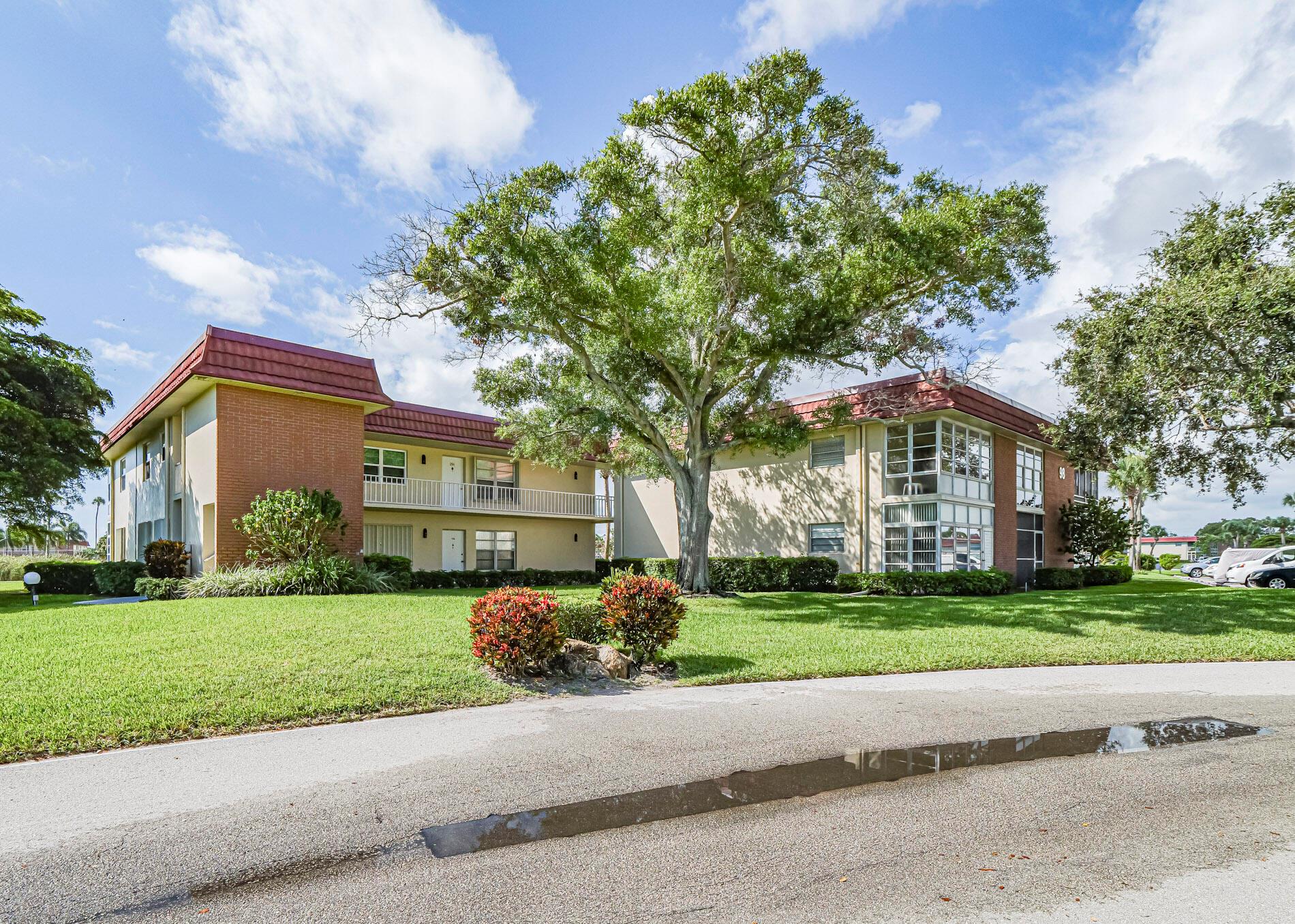 Homes for sale in Vero Beach, FL | 98 Spring Lake Dr #205, Vero Beach, FL 32962 | MLS# R11118714