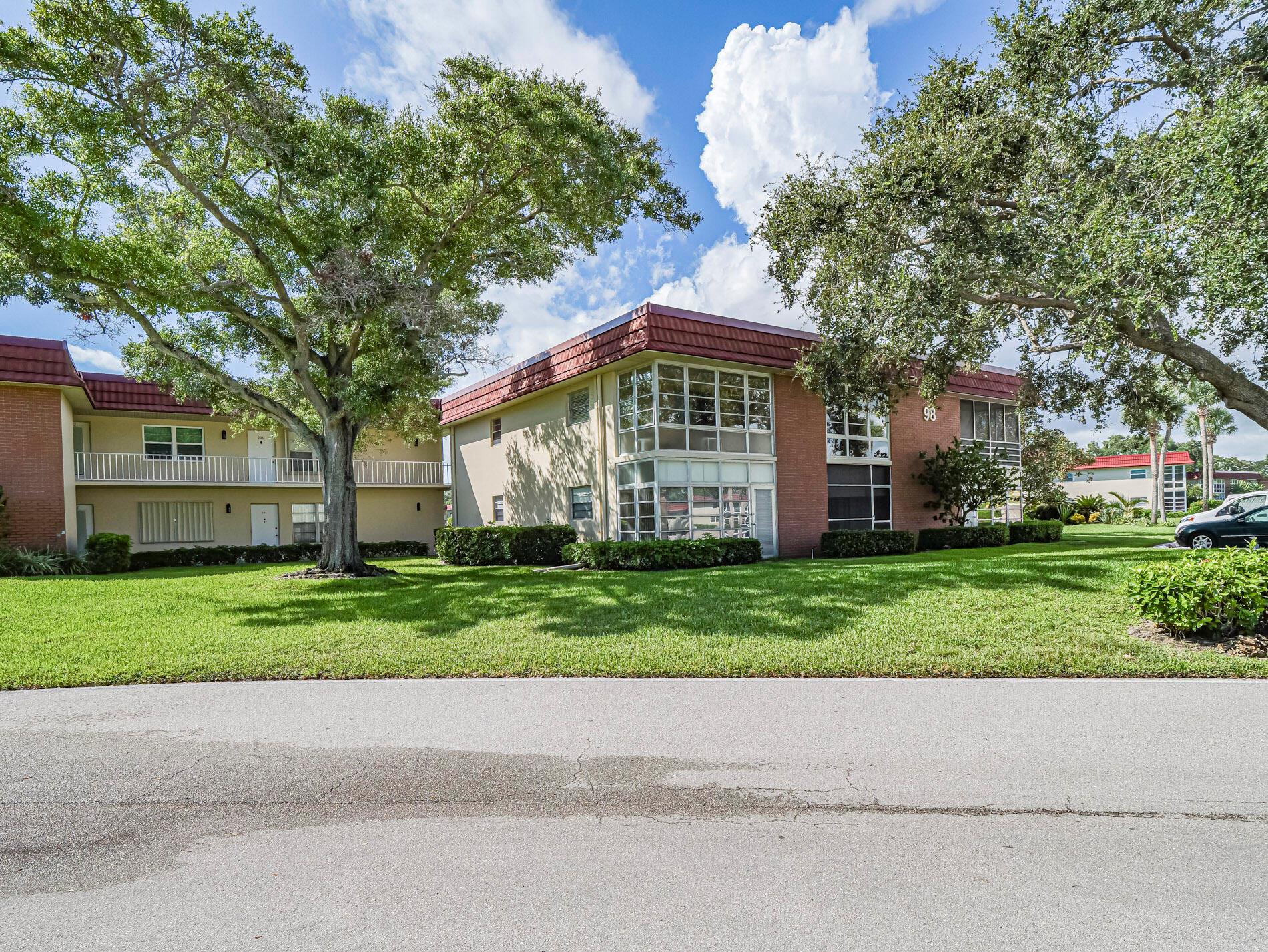 Homes for sale in Vero Beach, FL | 98 Spring Lake Dr #205, Vero Beach, FL 32962 | MLS# R11118714