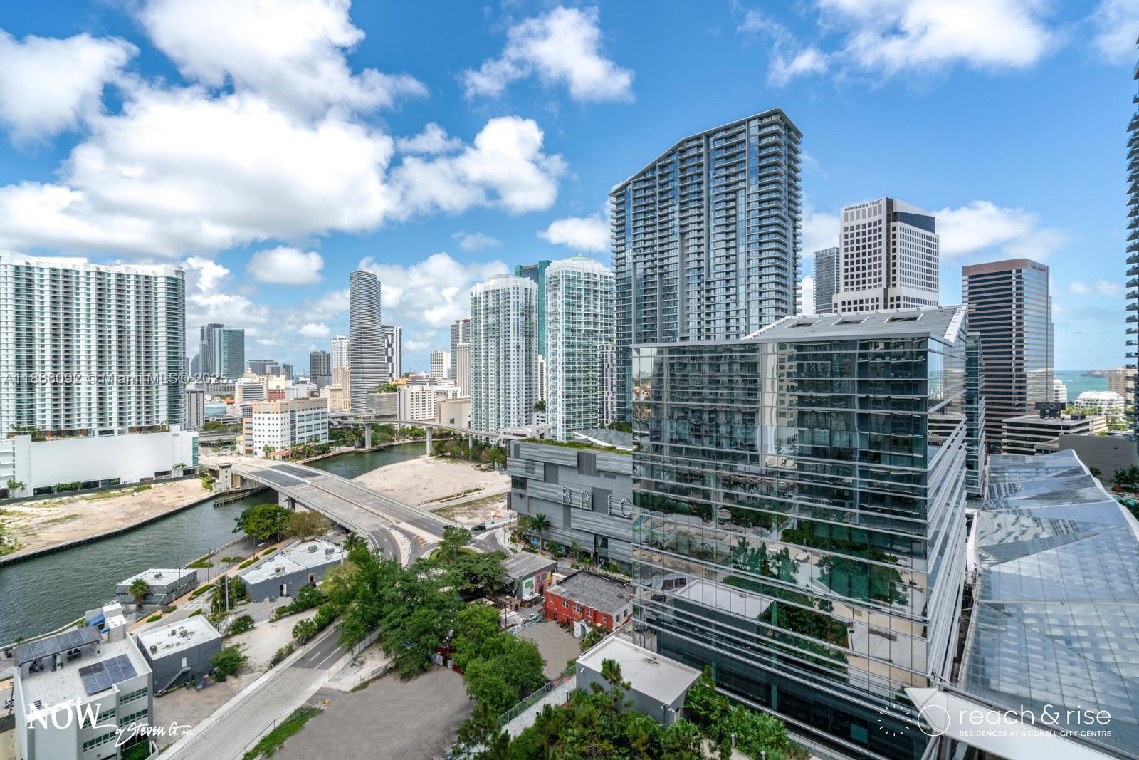 88 SW 7th #1001, Miami FL 33130