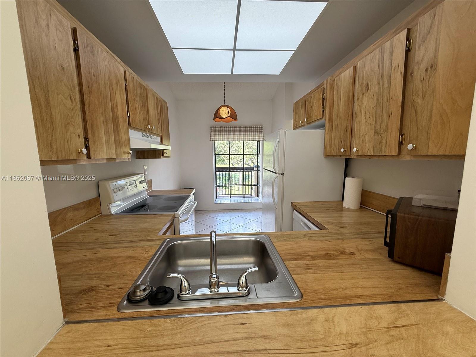 Meadowridge East Condo