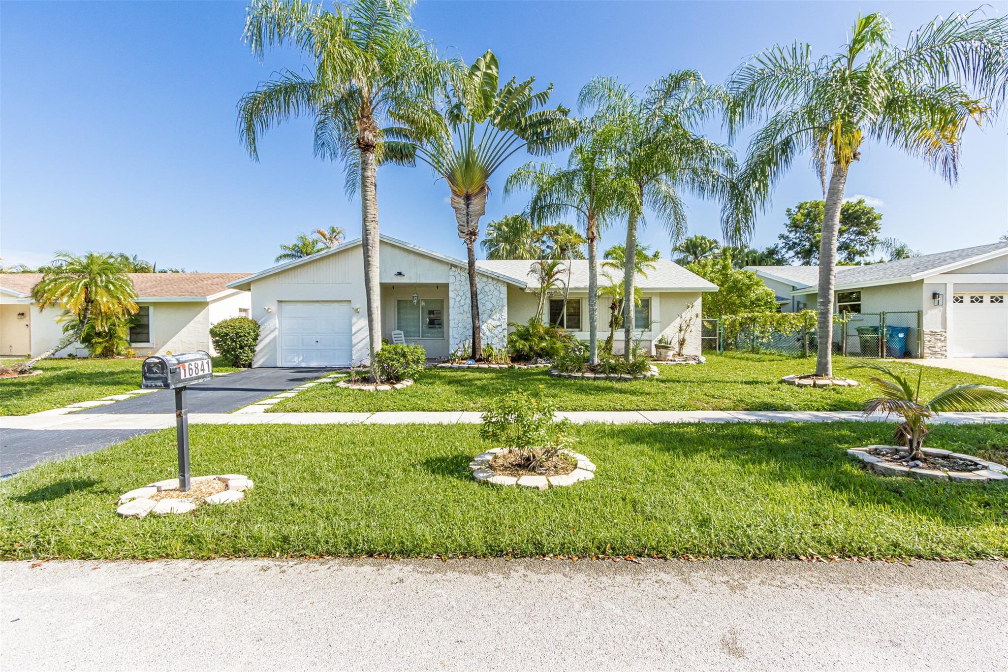 16841 Royal Poinciana Dr, Weston, FL 33326, 3 Bedrooms , 2 Bathrooms ,Single Family Residence,Off Market,F10522975, Horizon Palm Realty Group