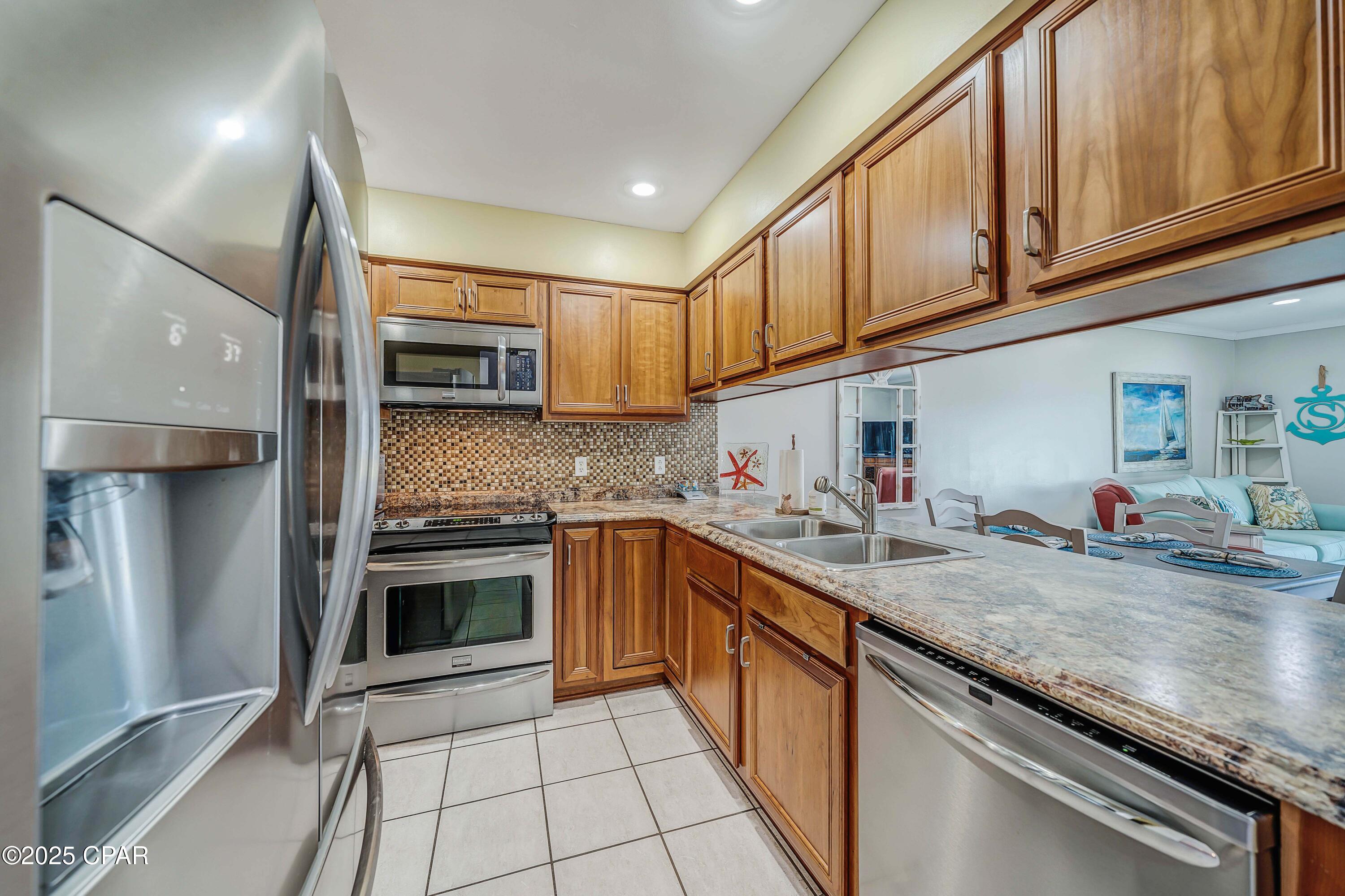 Image 11 For 8407 Thomas Drive 2