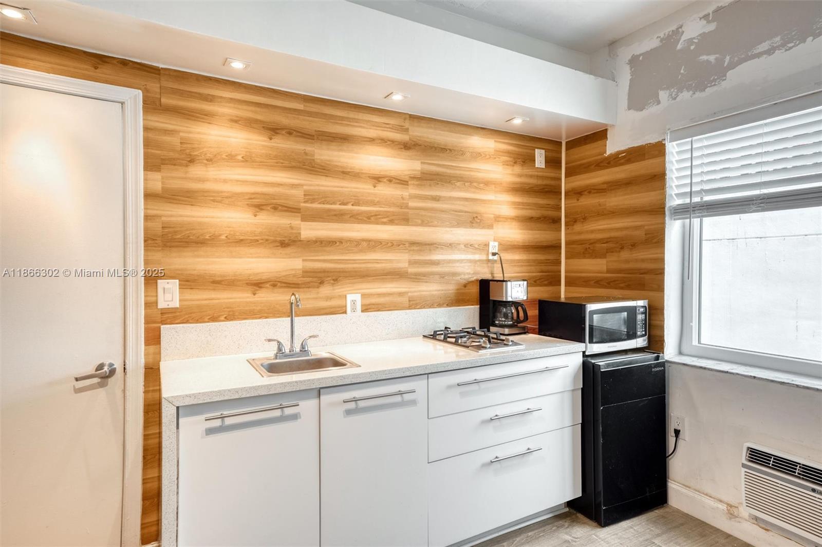 Ocean Walk On South Beach