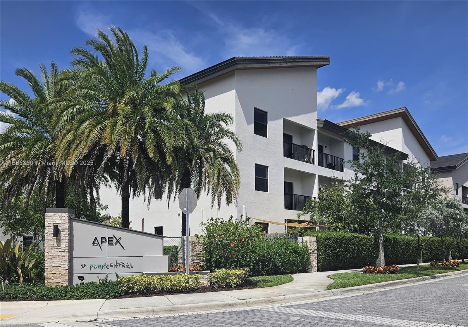 Apex At Park Central Cond