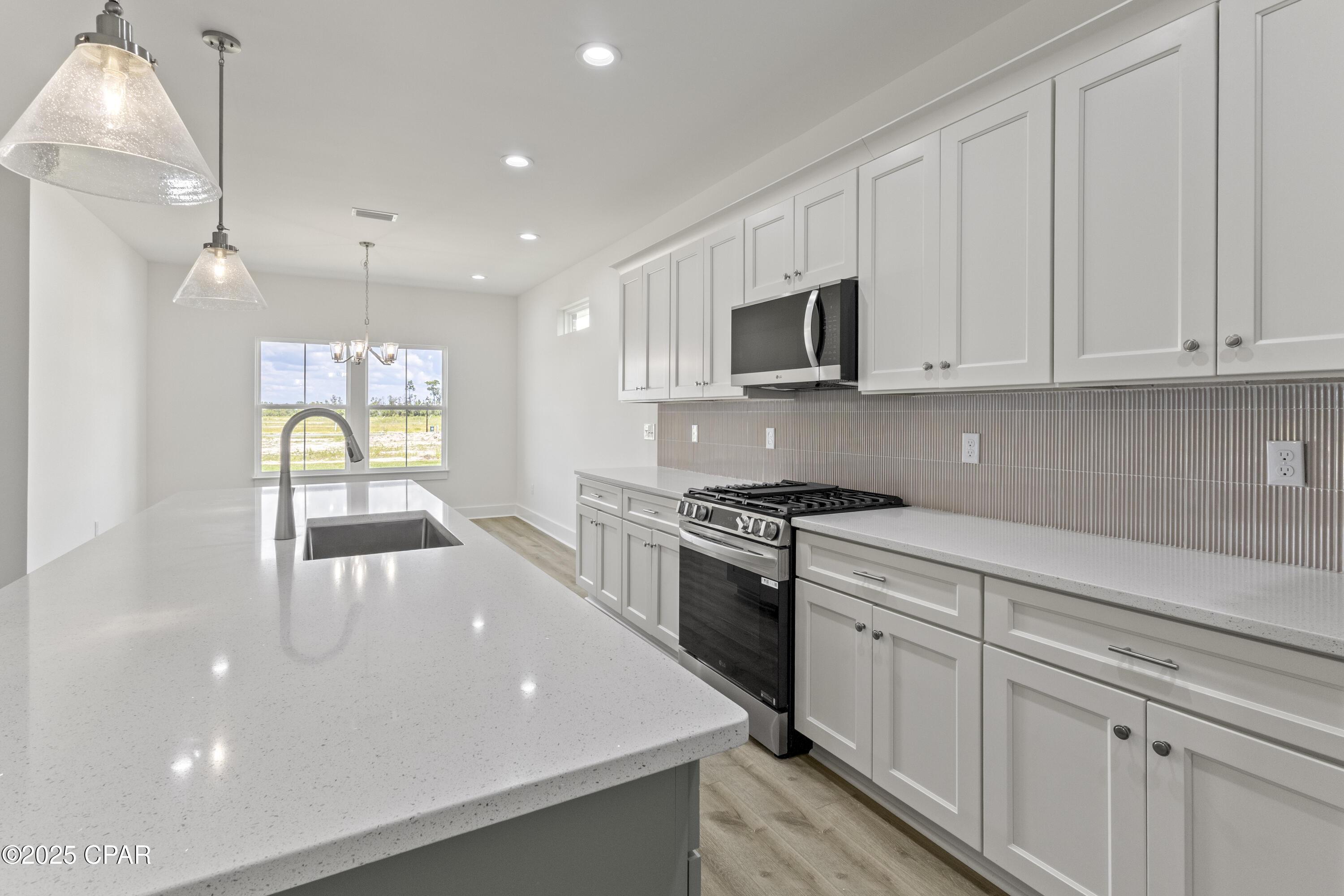 Image 12 For 3821 Red Deer Circle