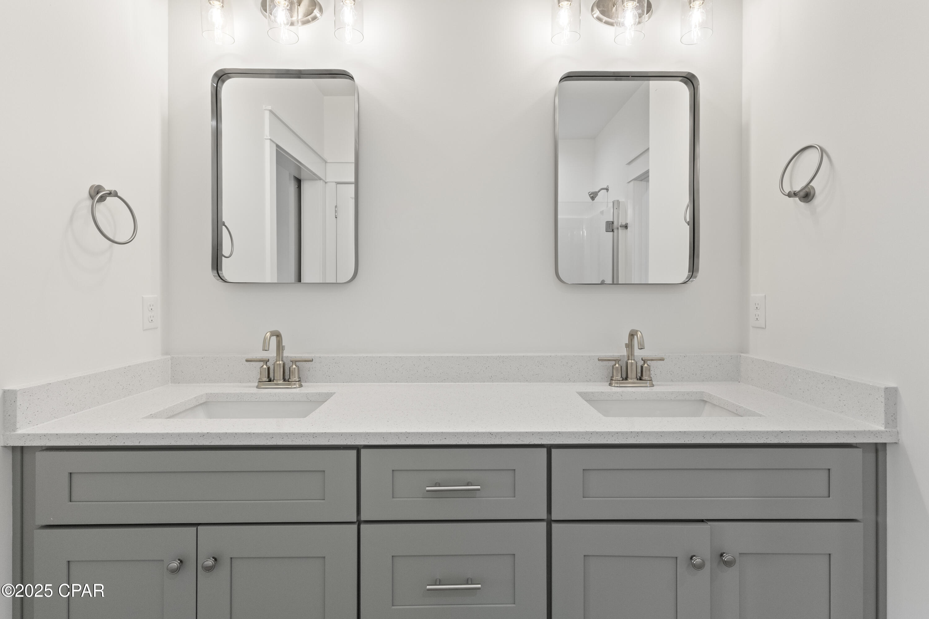 Image 20 For 3821 Red Deer Circle