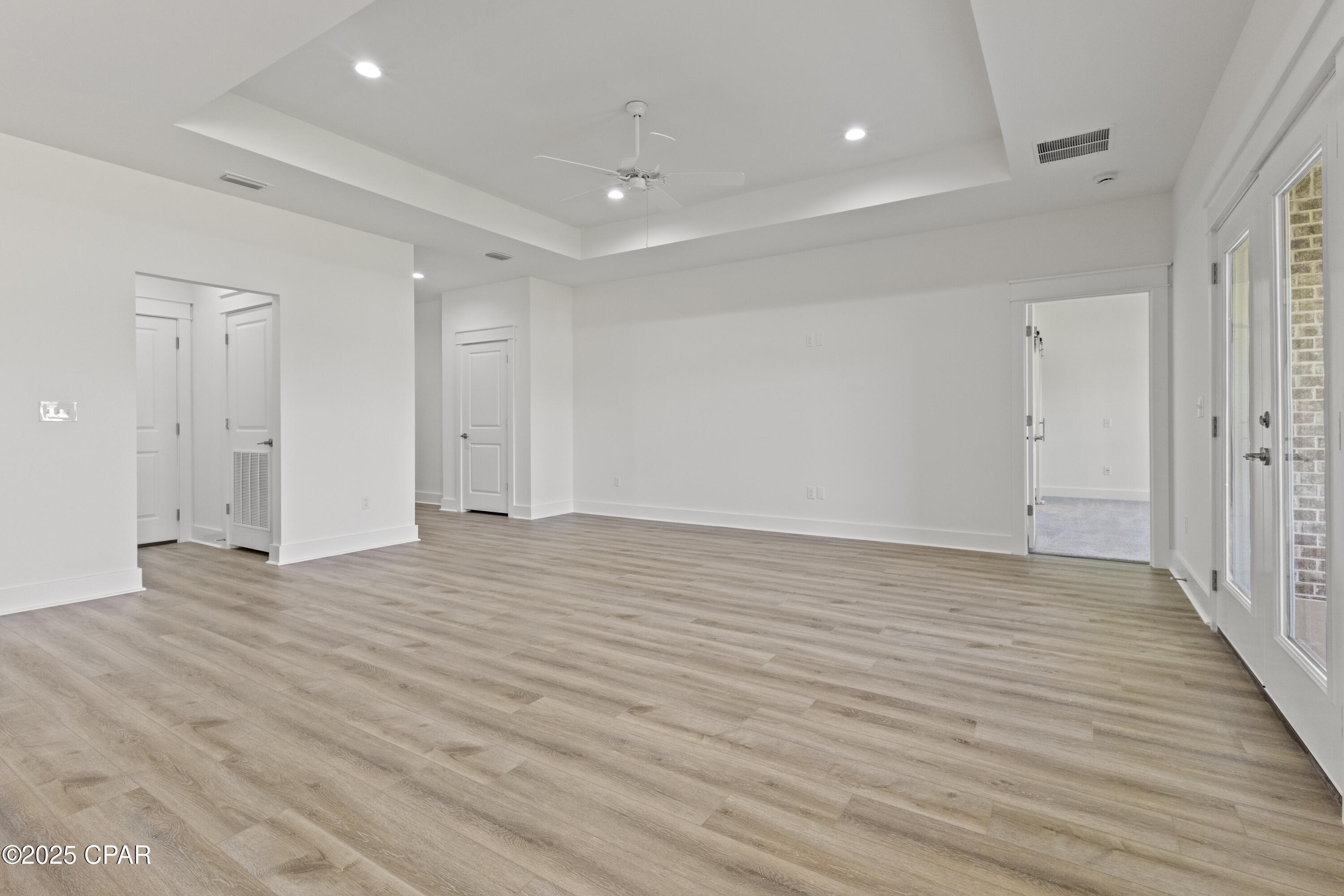 Image 6 For 3821 Red Deer Circle