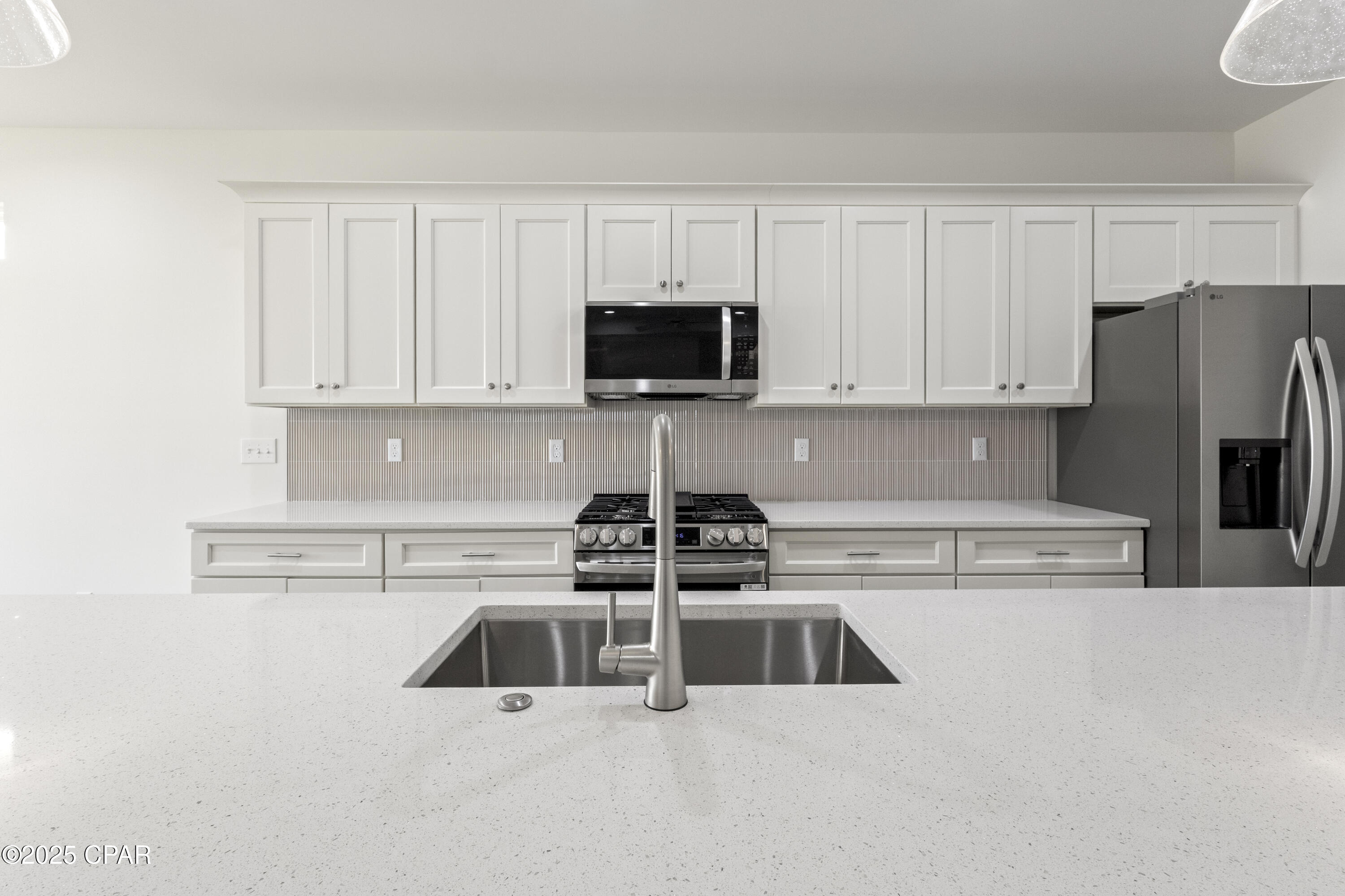 Image 9 For 3821 Red Deer Circle