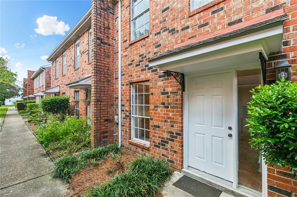 listing main picture