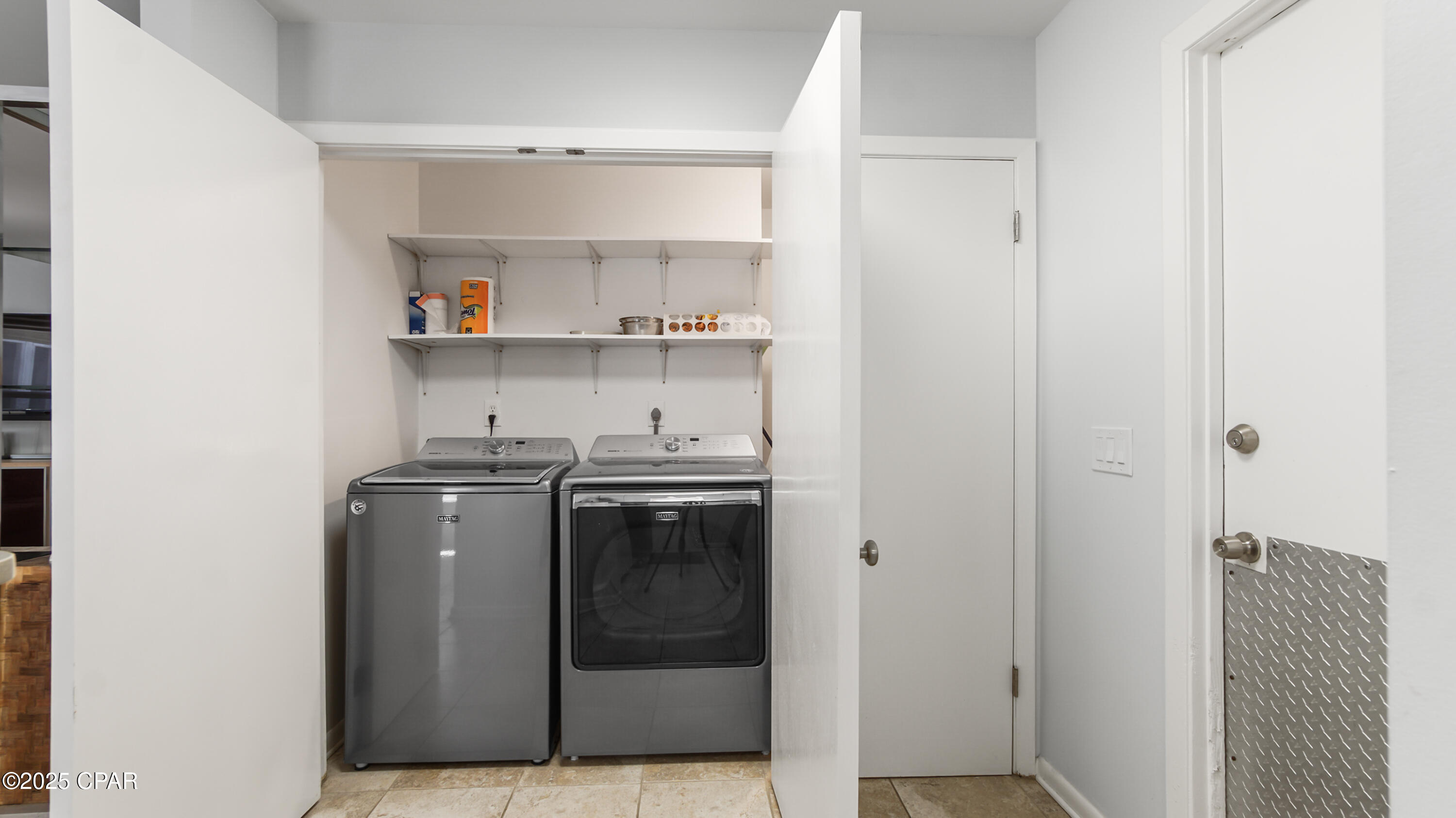 Image 11 For 7425 Lagoon Drive