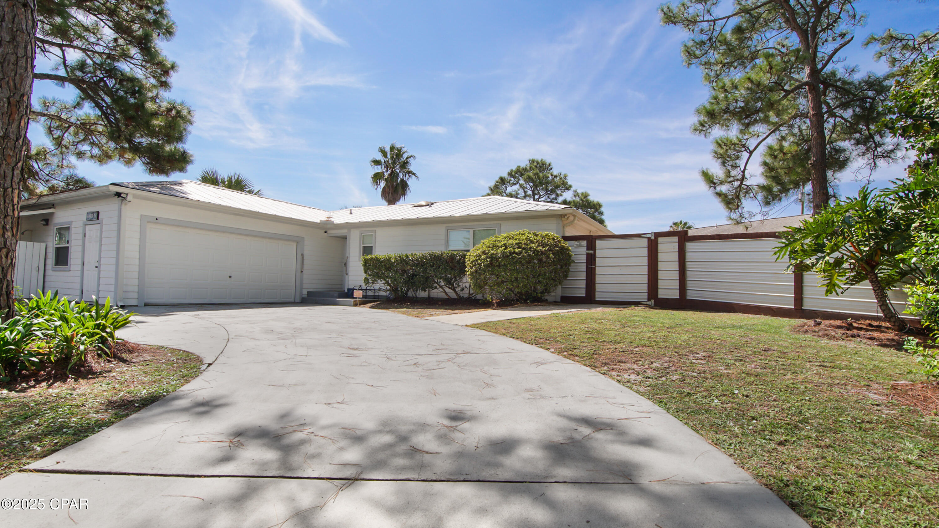 Image 2 For 7425 Lagoon Drive