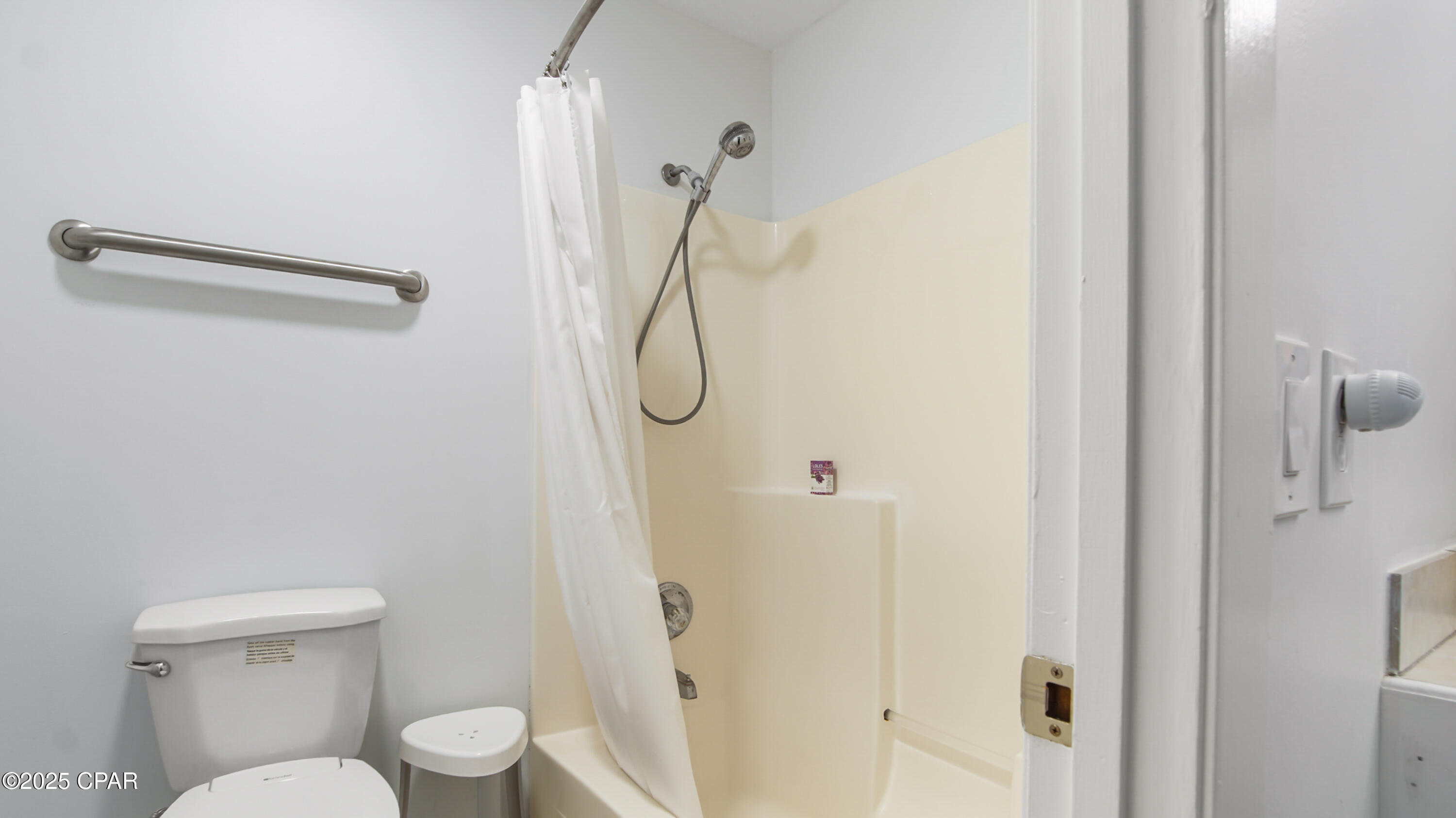 Image 23 For 7425 Lagoon Drive