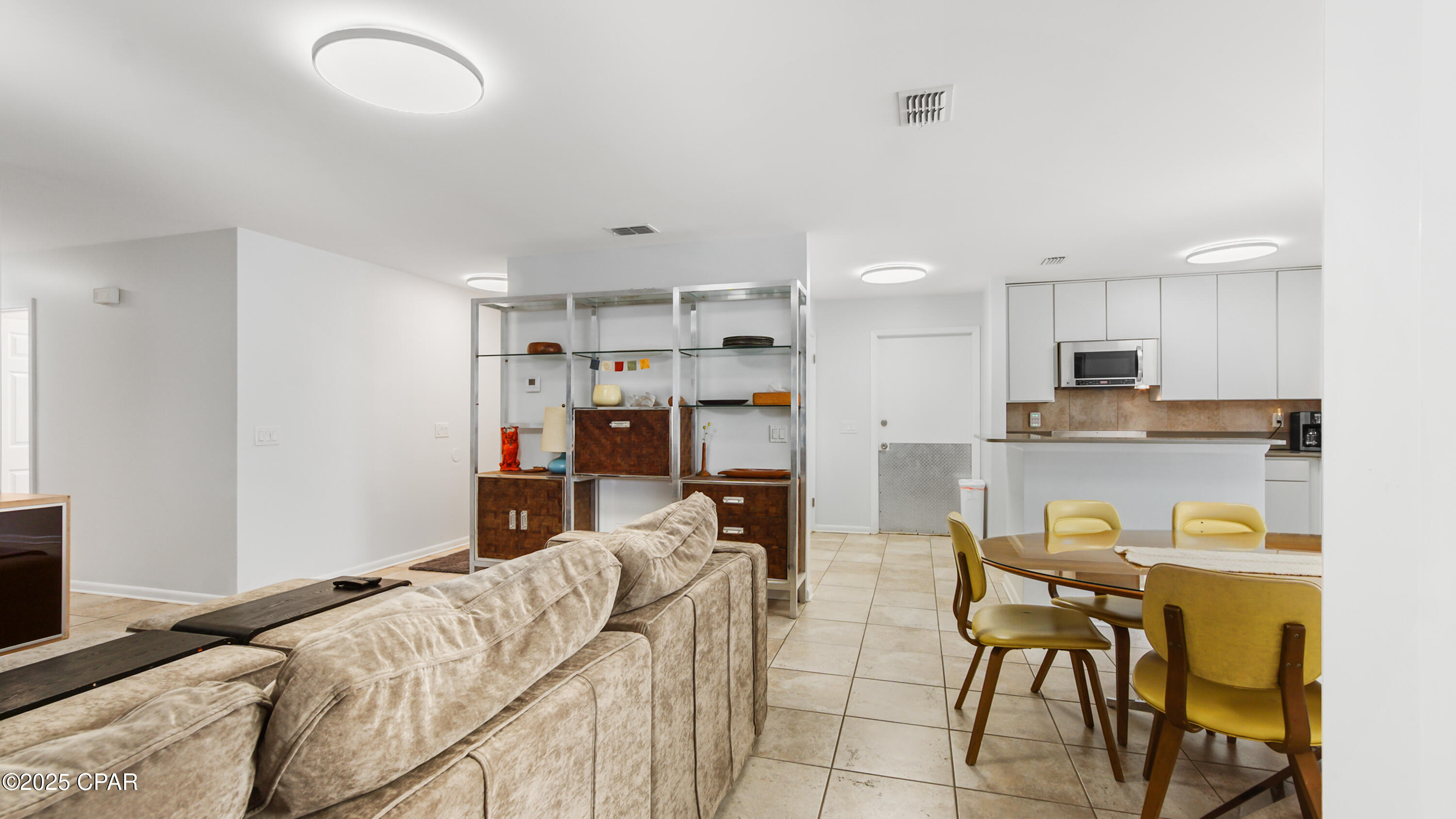 Image 6 For 7425 Lagoon Drive