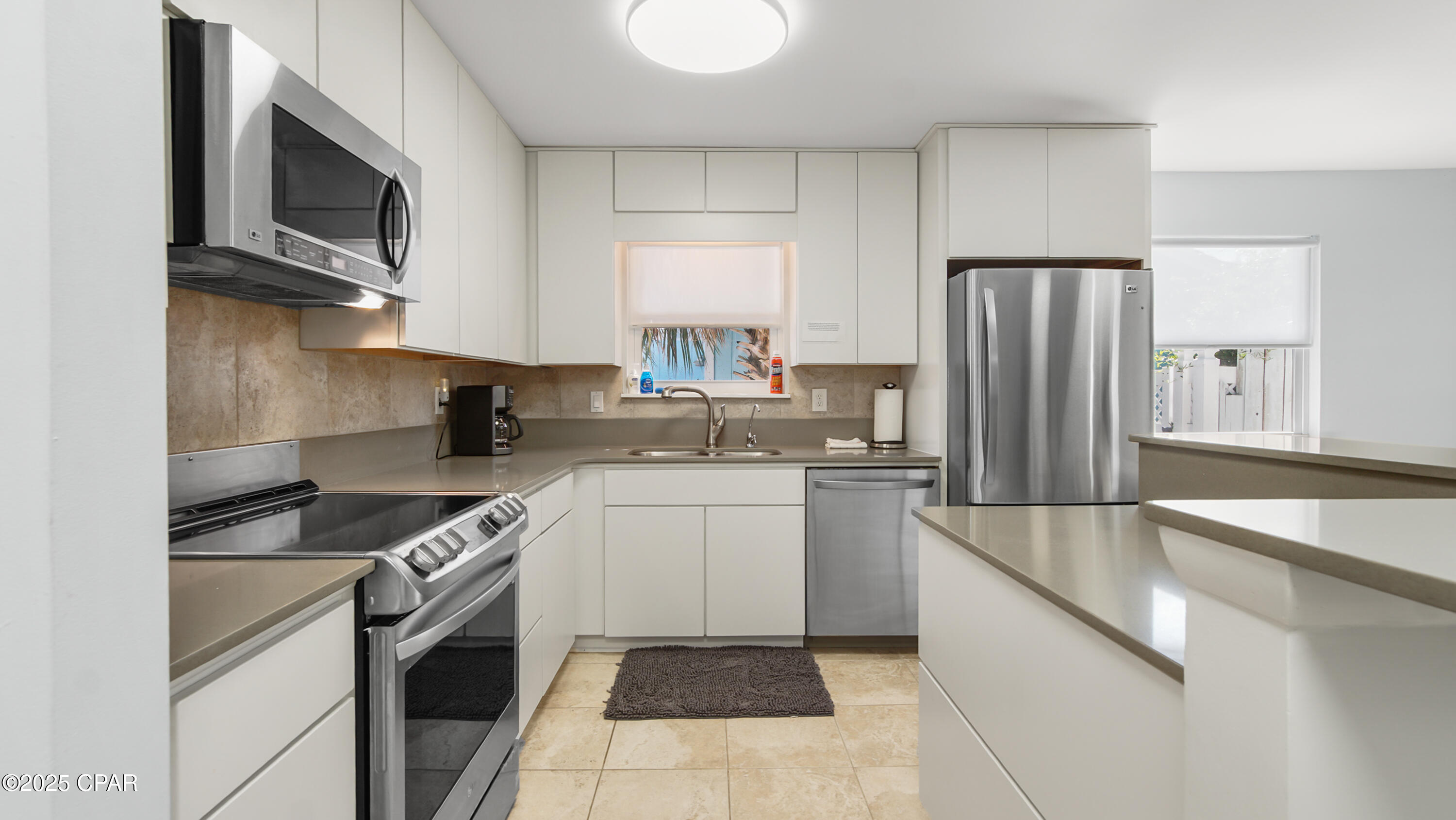 Image 9 For 7425 Lagoon Drive