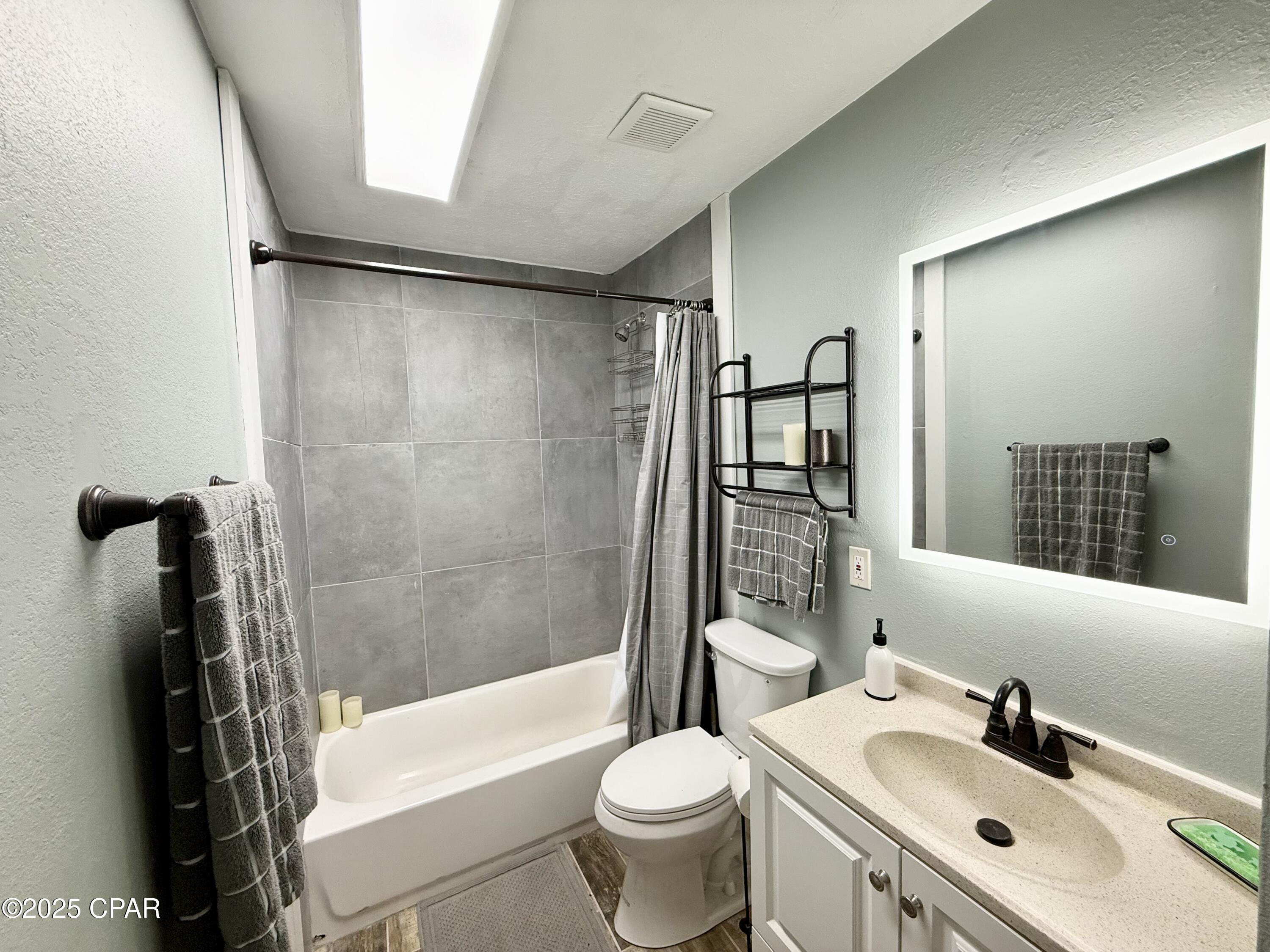 Image 14 For 301 Lullwater Drive 279