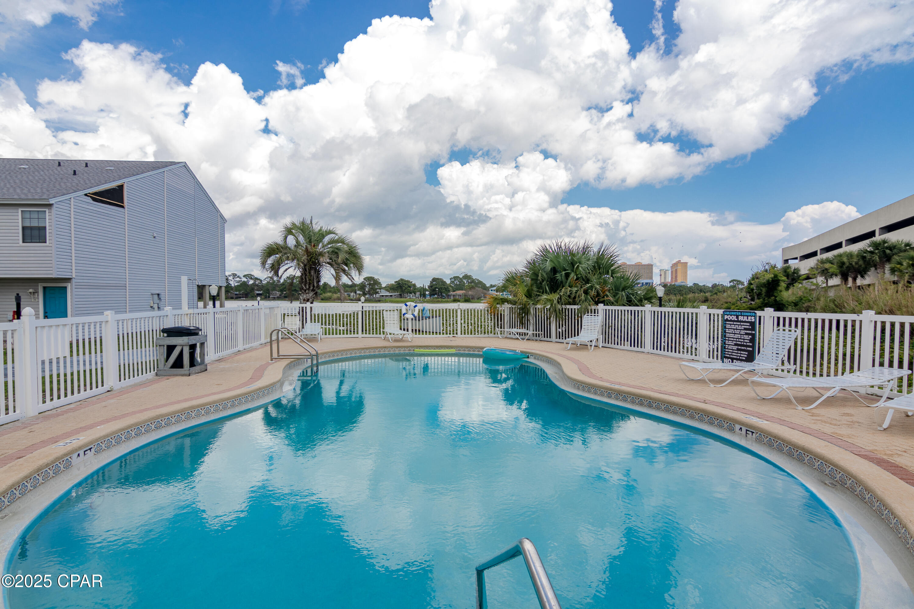 Image 25 For 301 Lullwater Drive 279