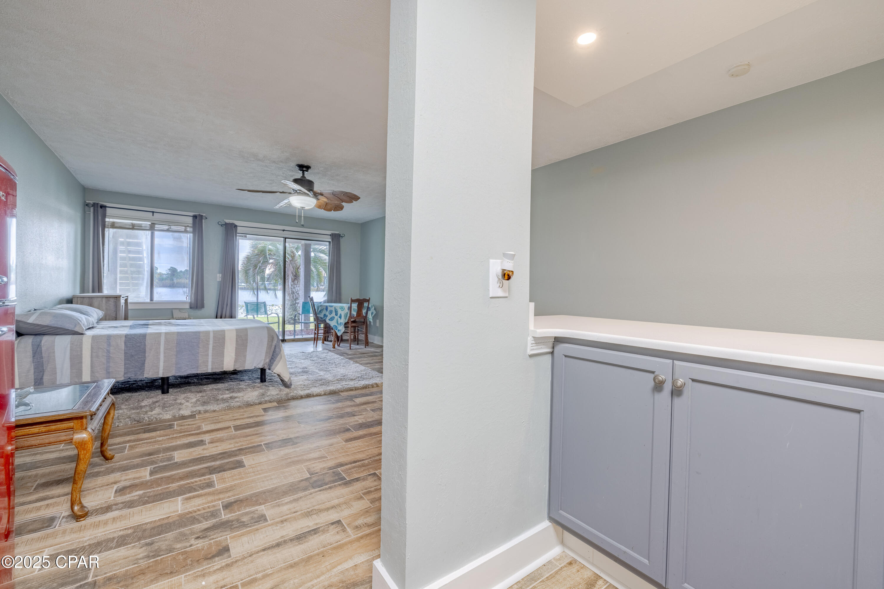 Image 4 For 301 Lullwater Drive 279