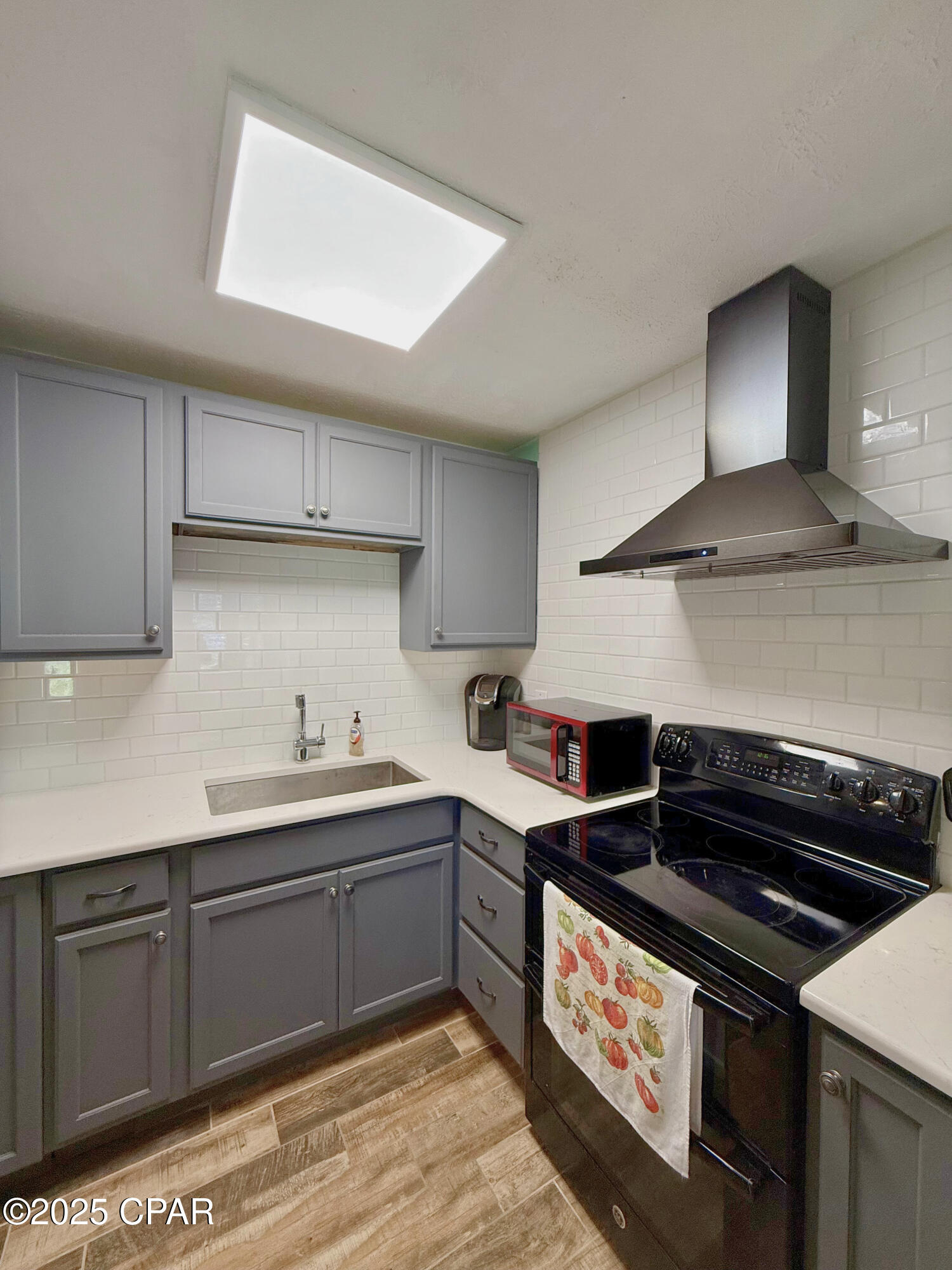 Image 8 For 301 Lullwater Drive 279