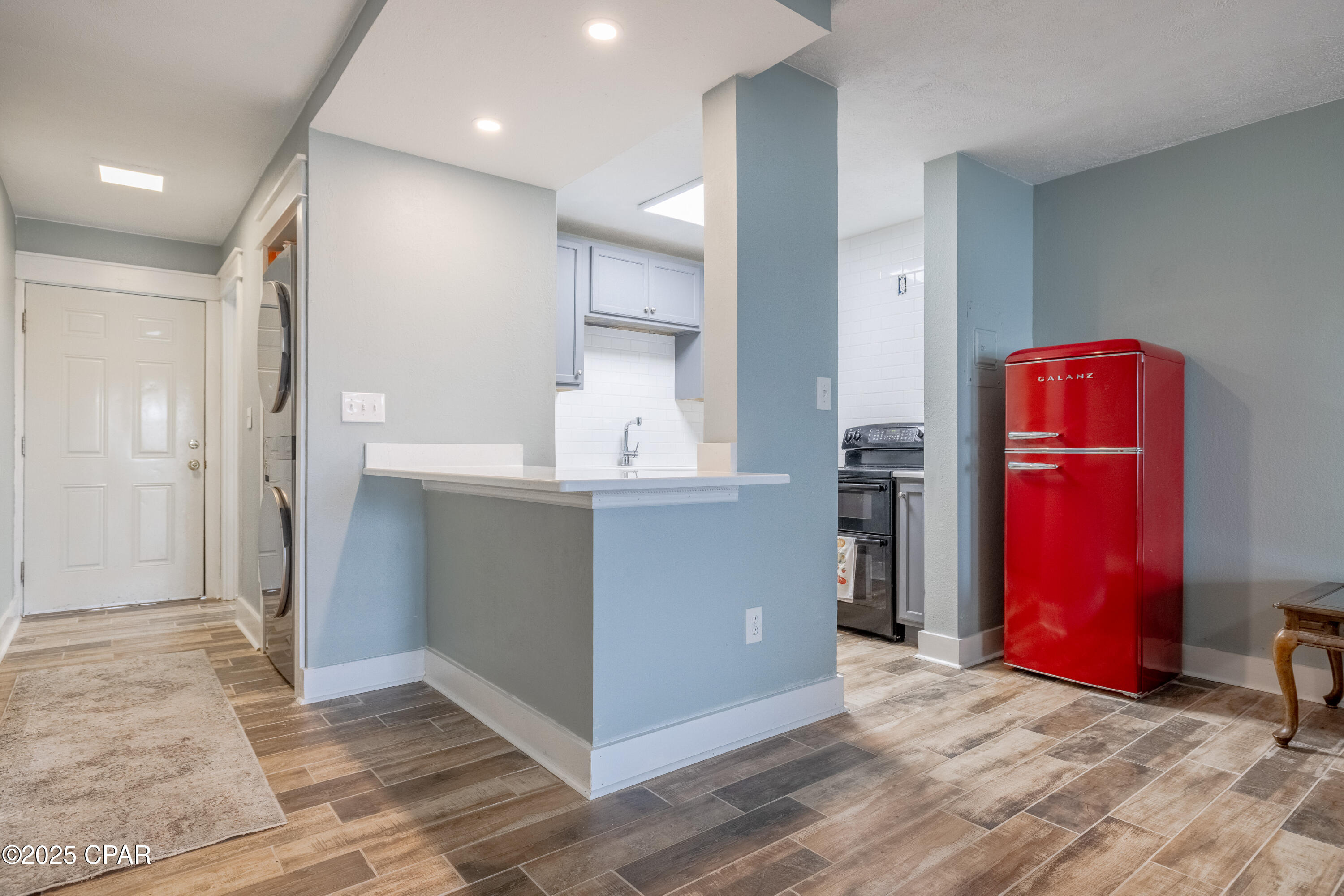 Image 9 For 301 Lullwater Drive 279