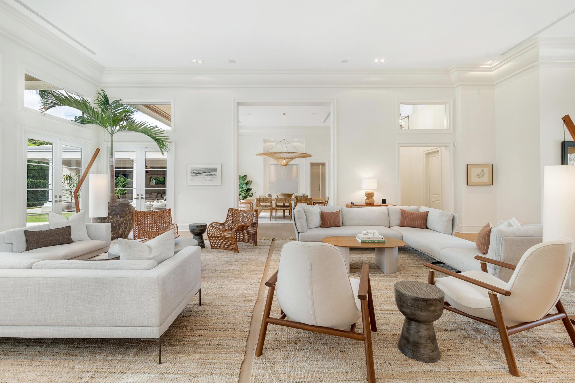 Homes for sale in Palm Beach, FL | 583 N Lake Way, Palm Beach, FL 33480 | MLS# R11118910