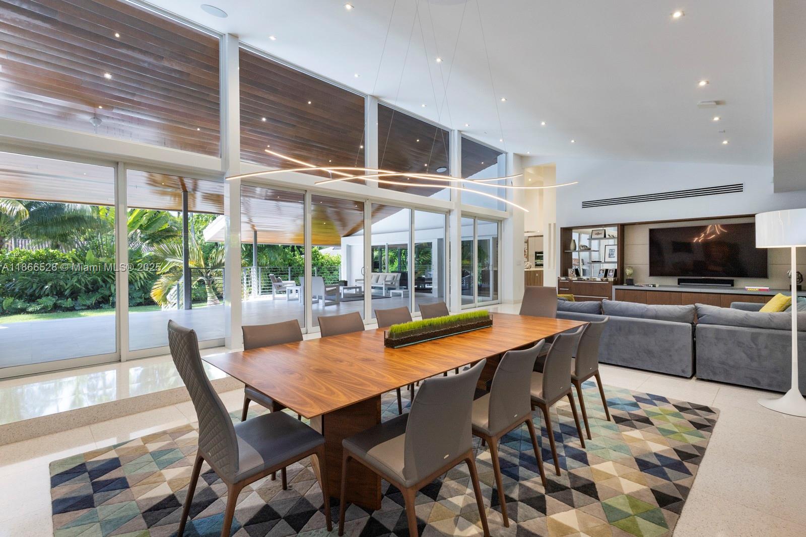 5780 Las Palmas Dr, Coral Gables, Florida 33156