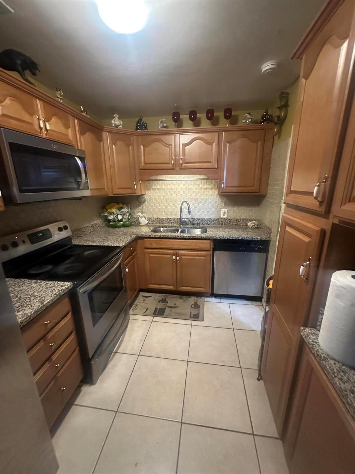 Homes for sale in West Palm Beach, FL | 916 Caroline Avenue, West Palm Beach, FL 33413 | MLS# R11118927