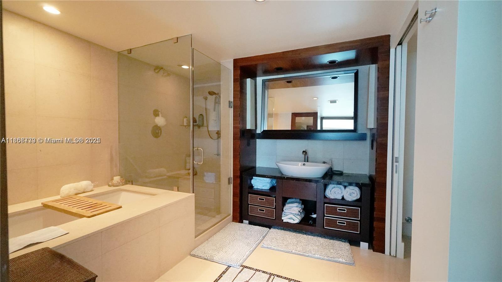 6801 Collins Ave #710, Miami Beach FL 33141