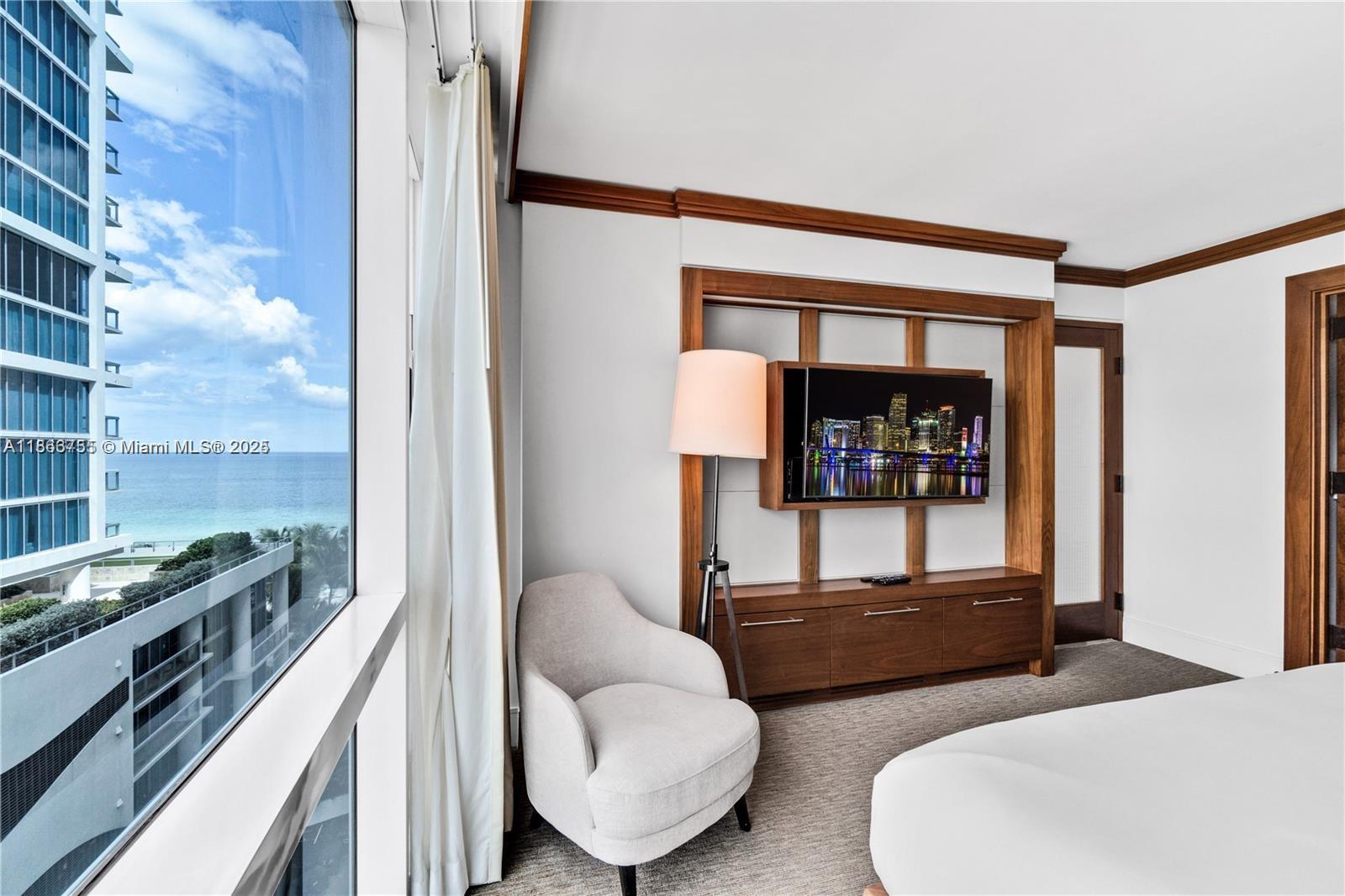 6801 Collins Ave #818, Miami Beach FL 33141
