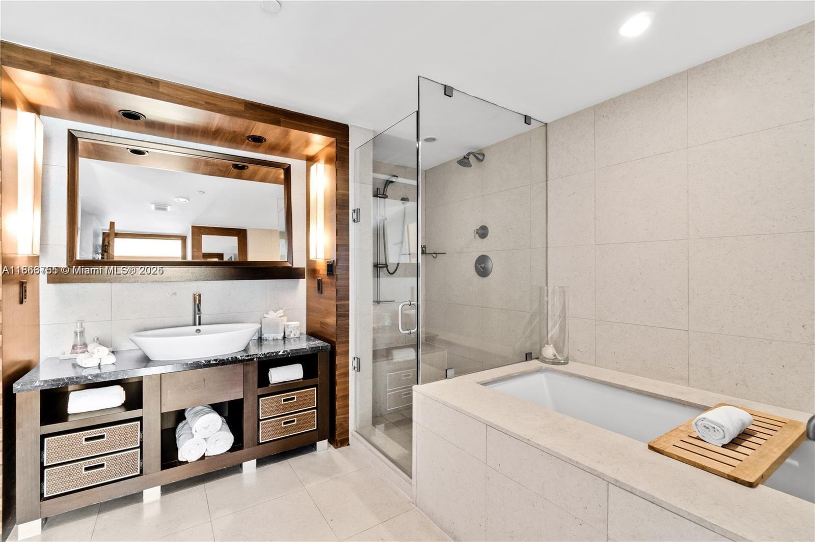 6801 Collins Ave #818, Miami Beach FL 33141
