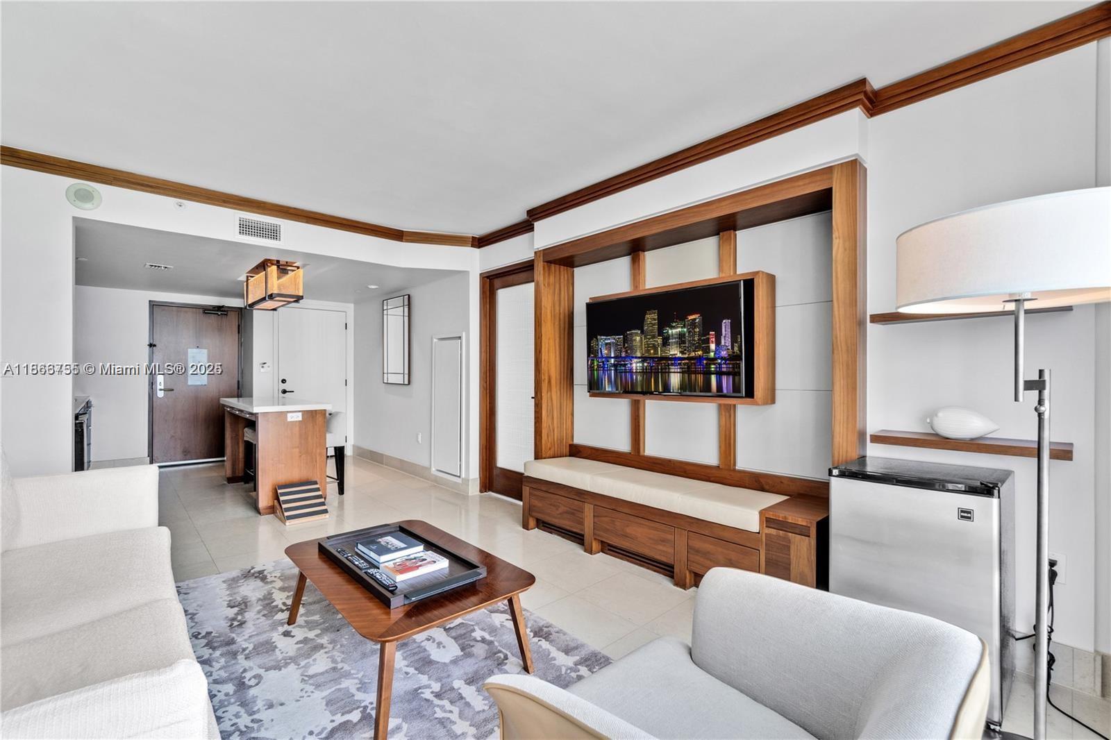 6801 Collins Ave #818, Miami Beach FL 33141