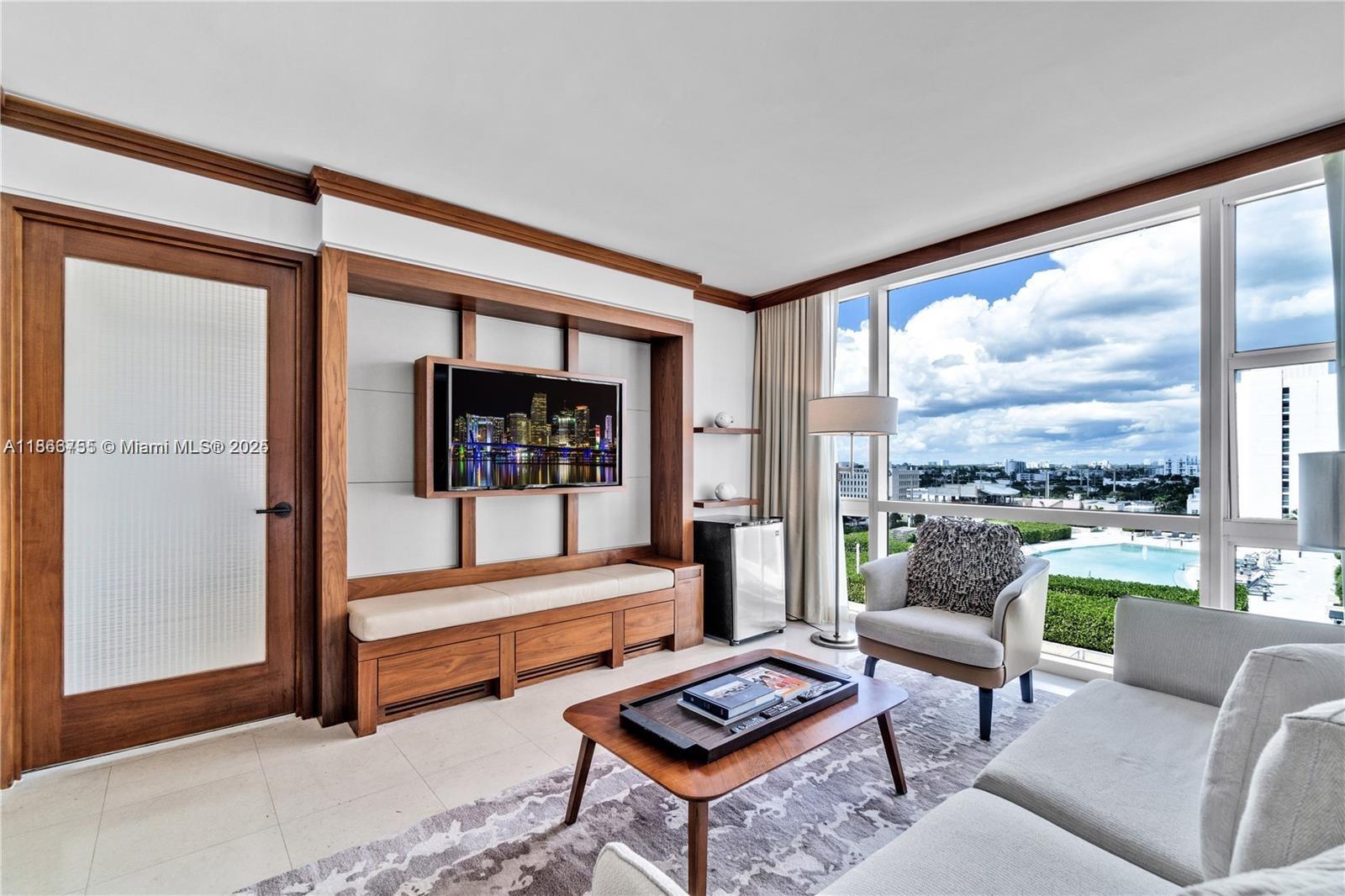 6801 Collins Ave #818, Miami Beach FL 33141
