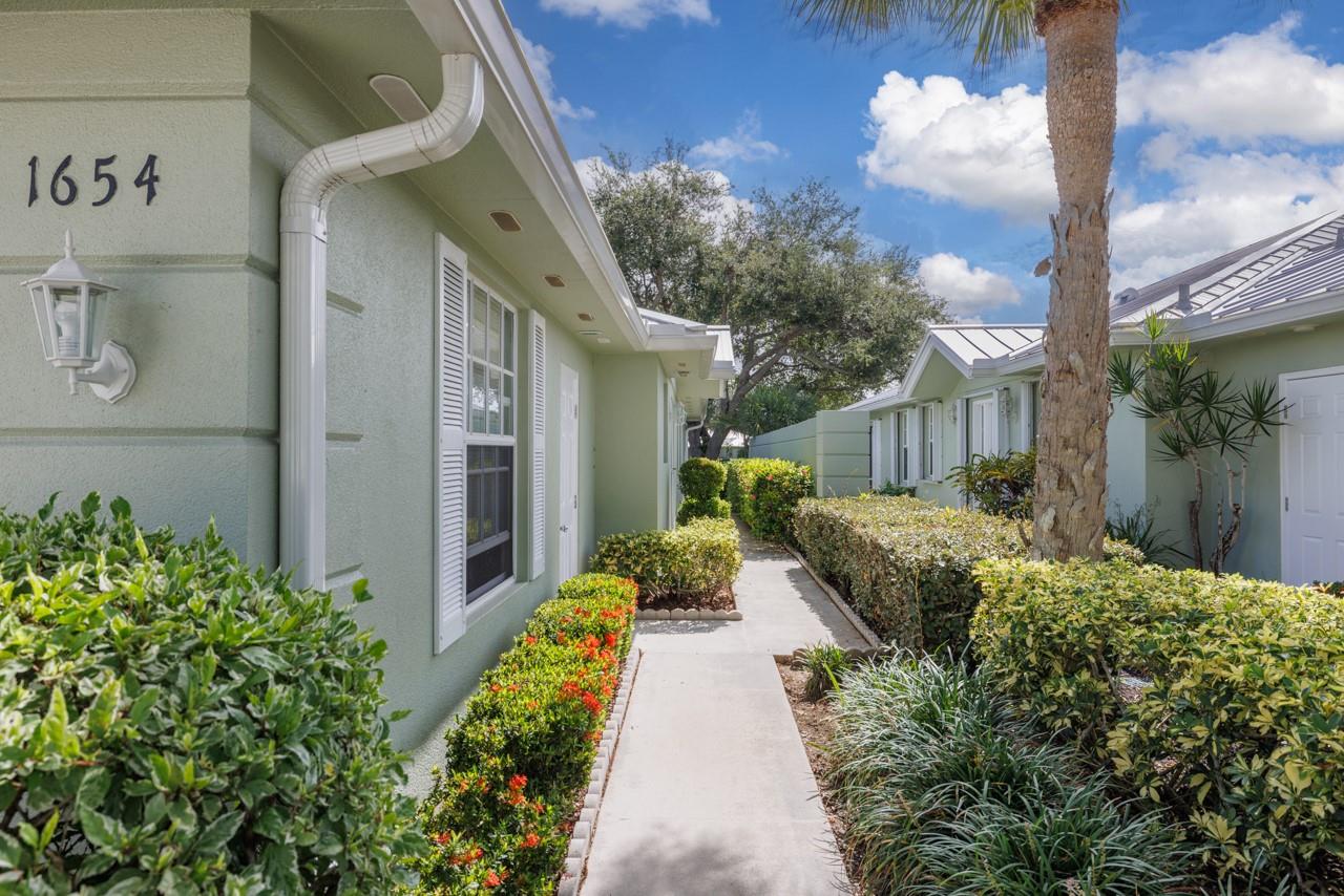 Homes for sale in Palm City, FL | 1654 Sw Waterfall Blvd, Palm City, FL 34990 | MLS# F10523682