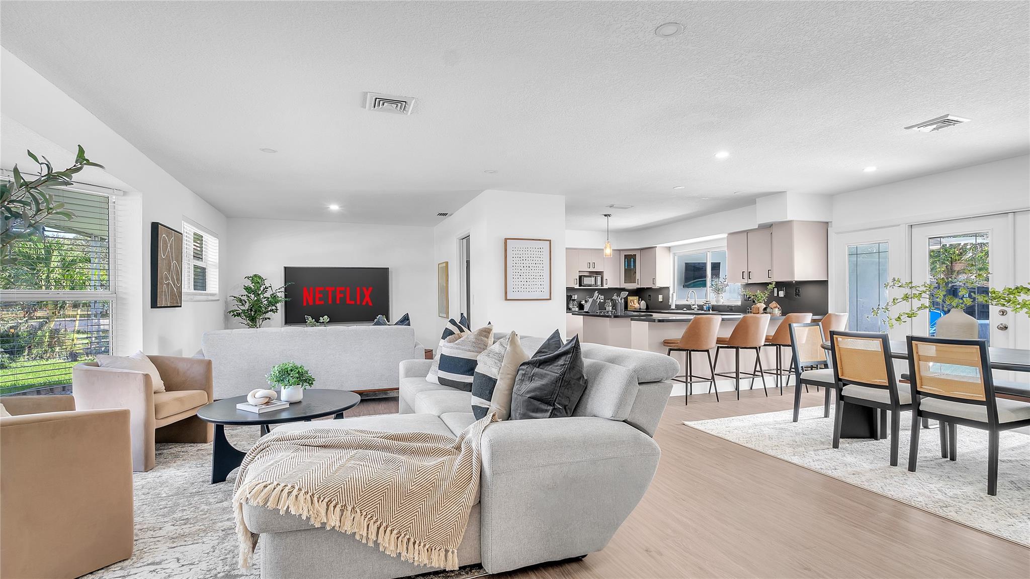 Hollywood Hills Amen Plat