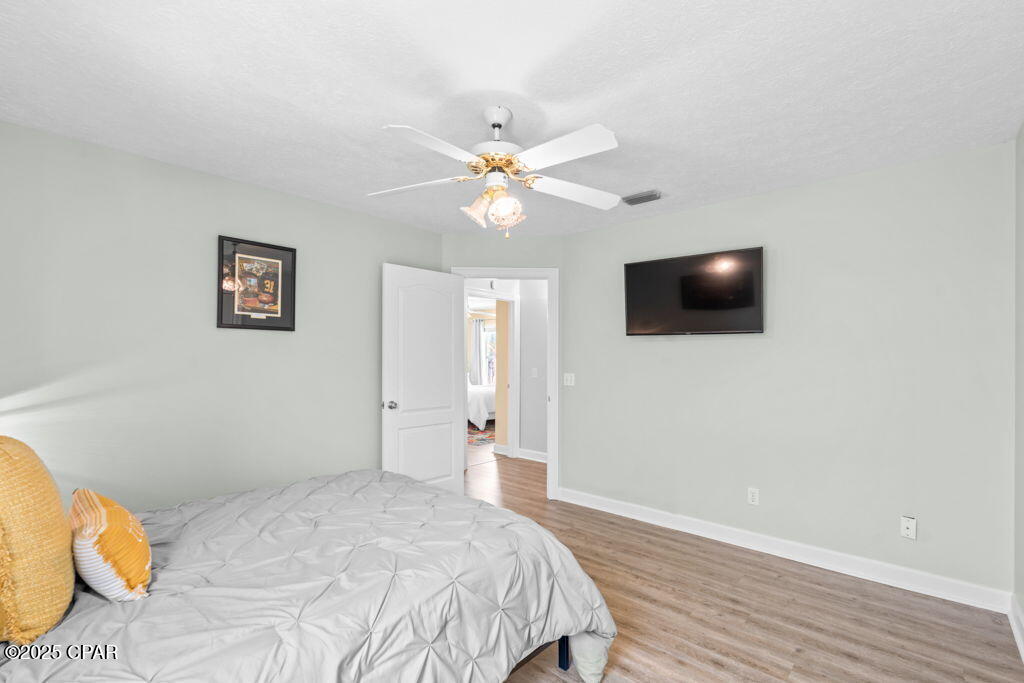 Image 22 For 2501 Parkwood Drive