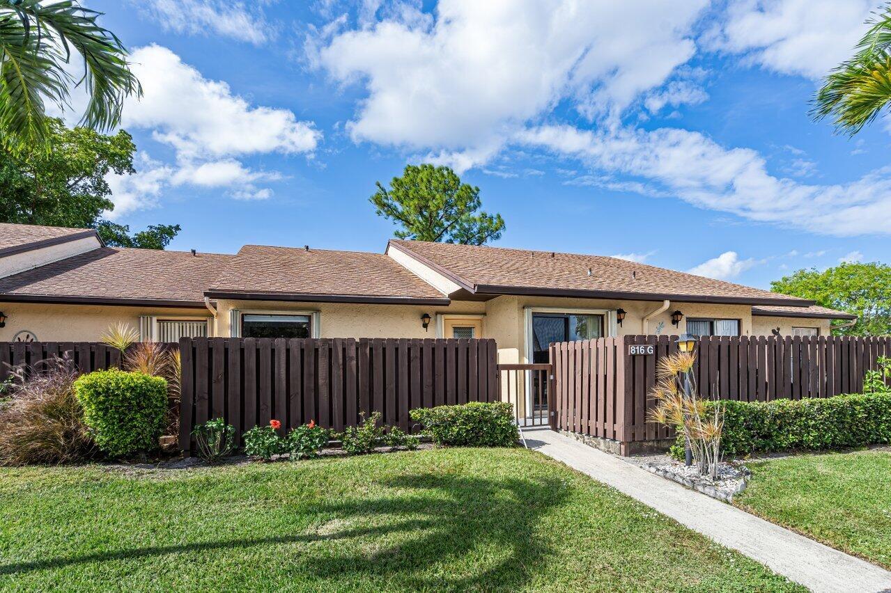 Homes for sale in Greenacres, FL | 816 Sky Pine Way #G, Greenacres, FL 33415 | MLS# R11119066