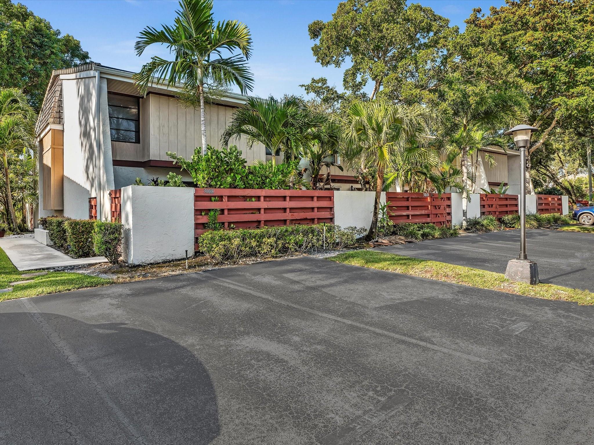 Homes for sale in Hollywood, FL | 3008 Willow Ln #265, Hollywood, FL 33021 | MLS# F10523484