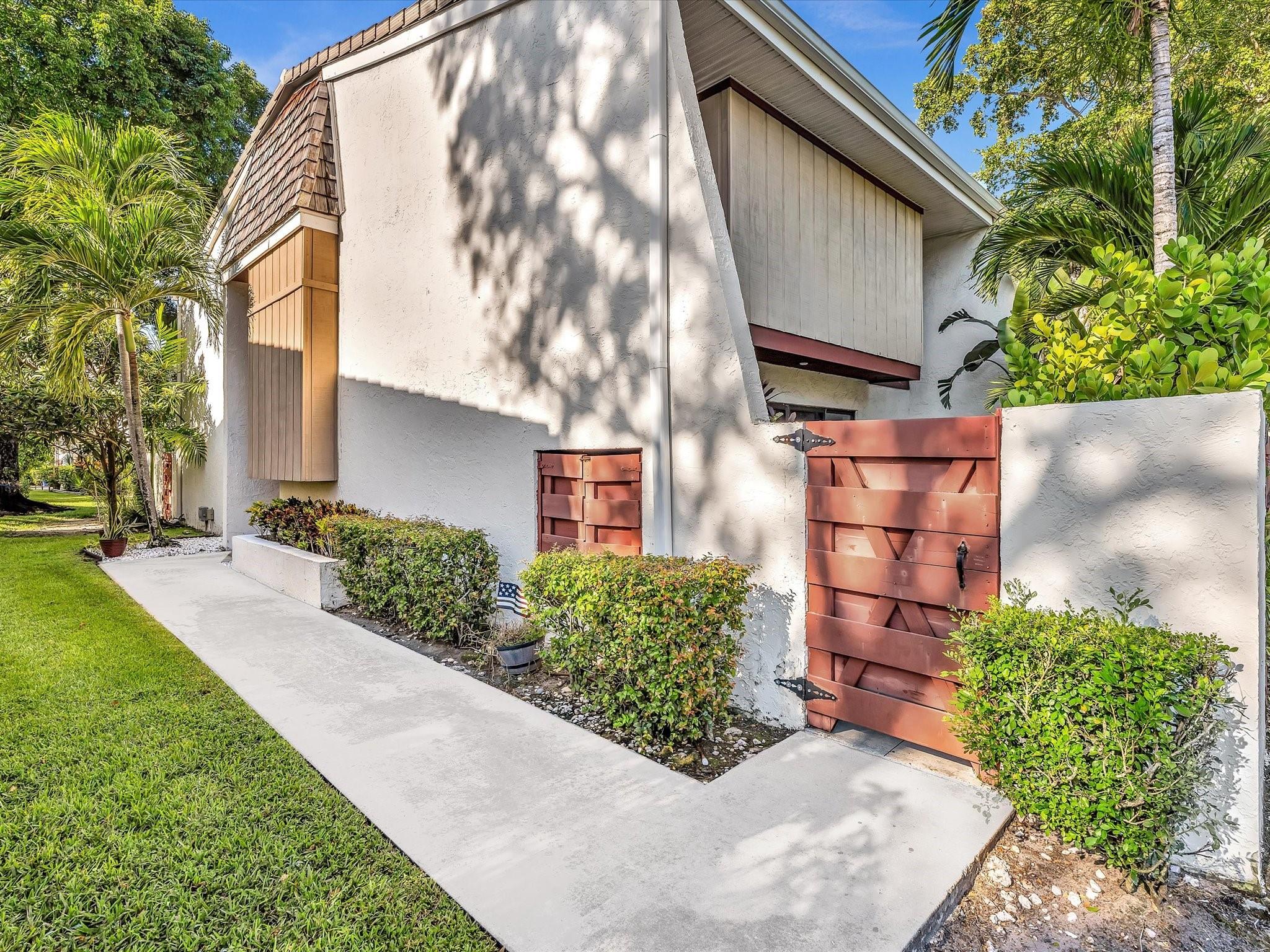 Homes for sale in Hollywood, FL | 3008 Willow Ln #265, Hollywood, FL 33021 | MLS# F10523484