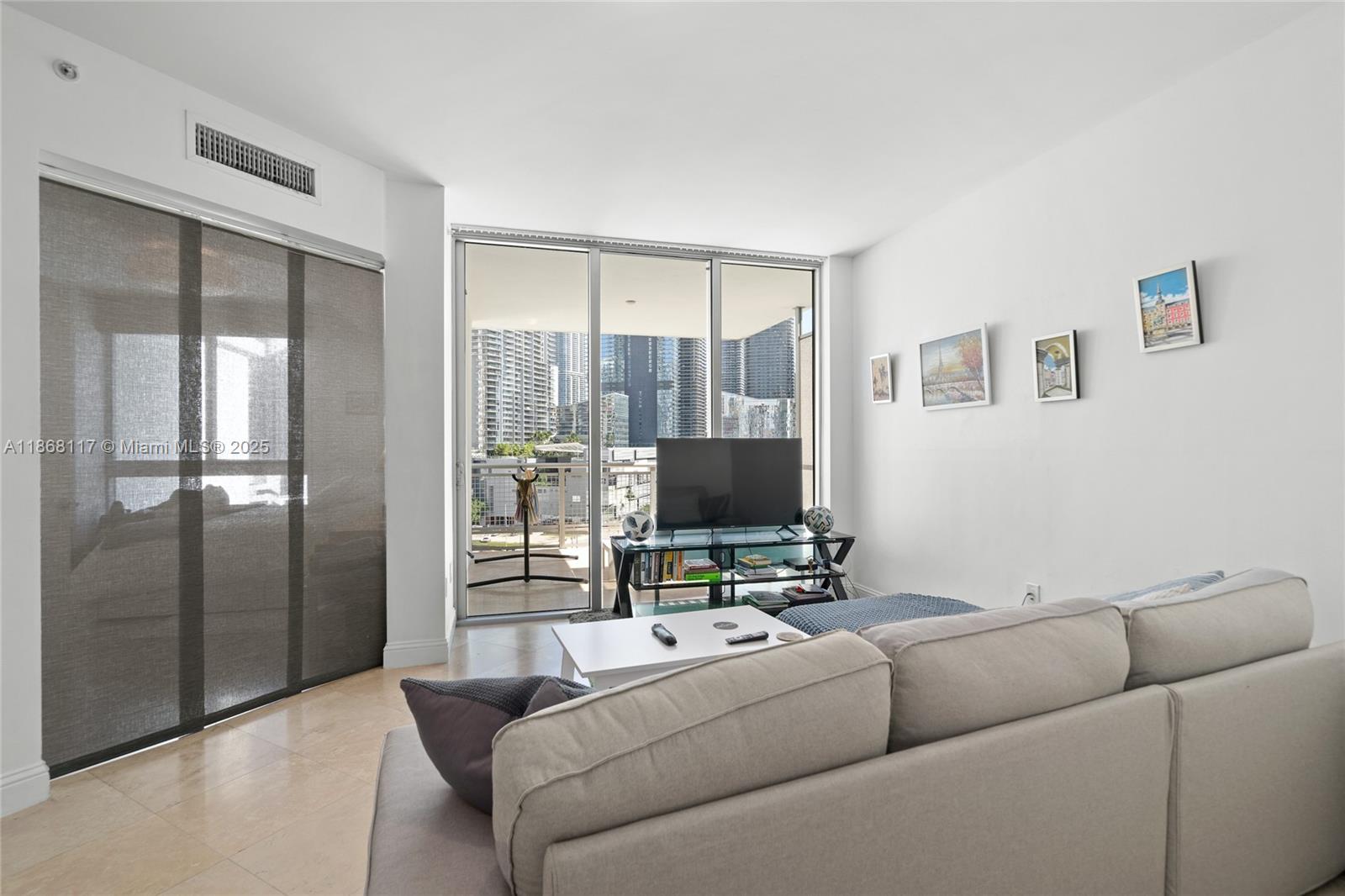 350 S Miami Ave #1410, Miami FL 33130