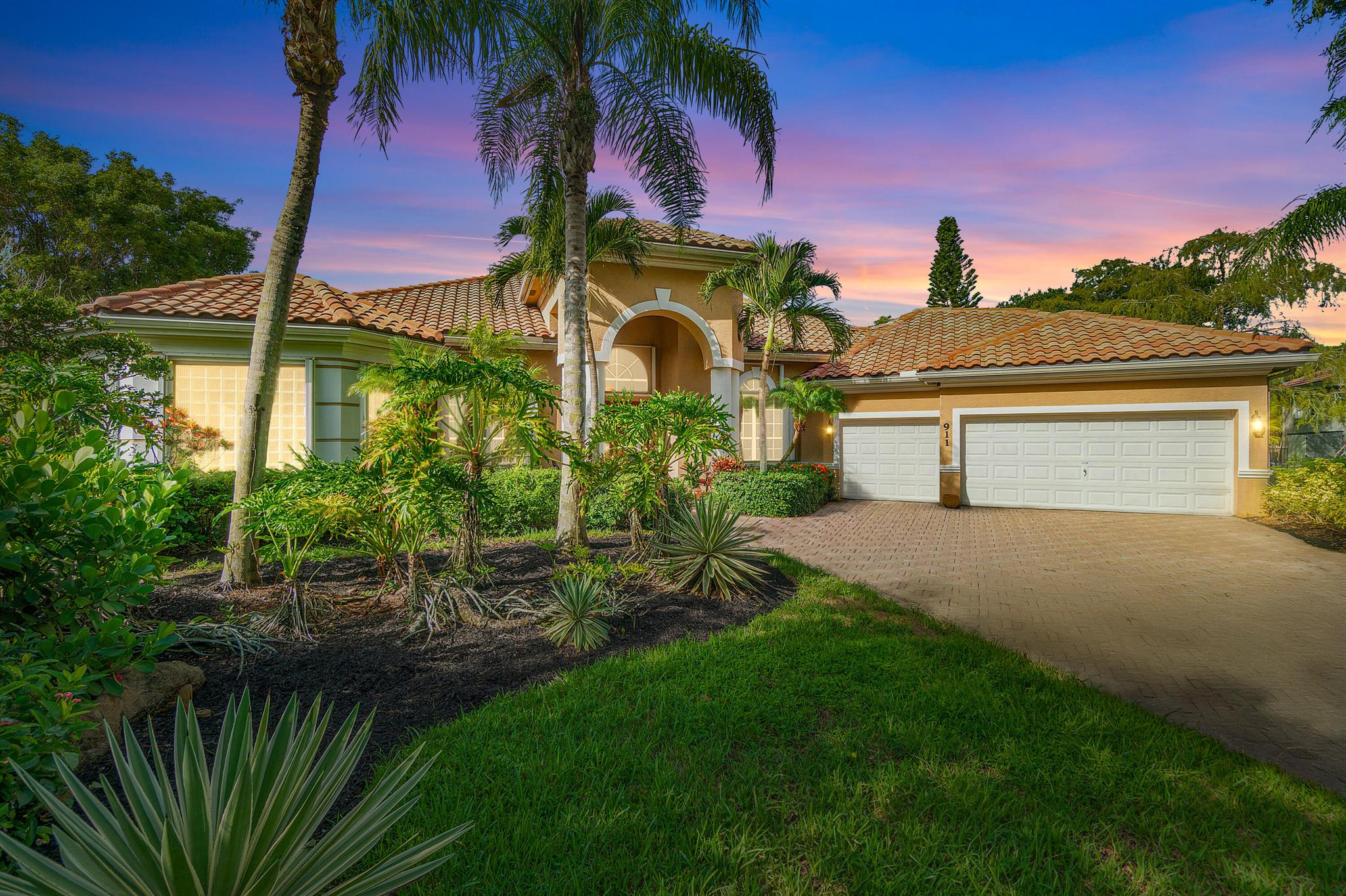 911 Forest Glen Lane