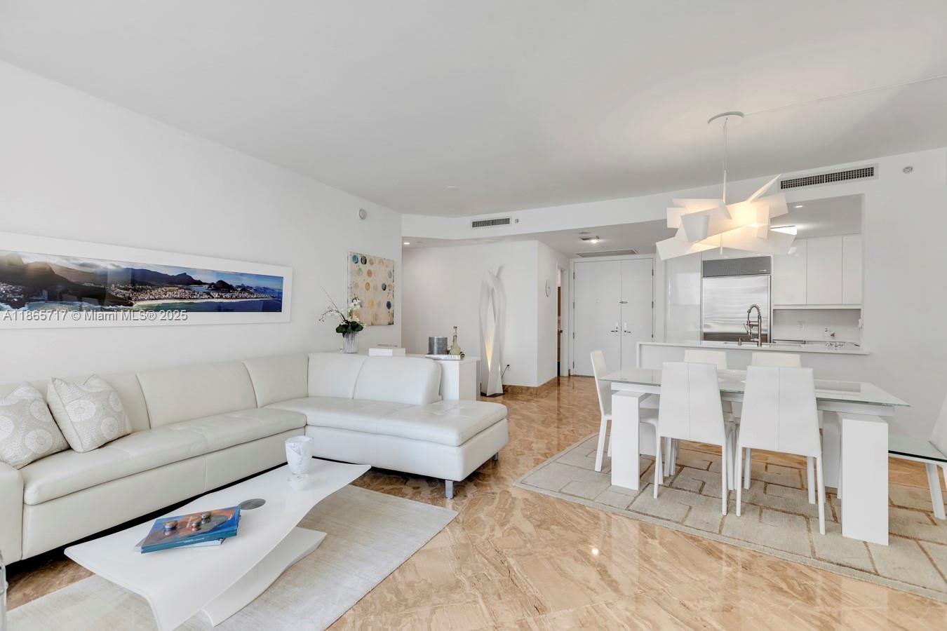 Apartamento à Venda em Miami, FL