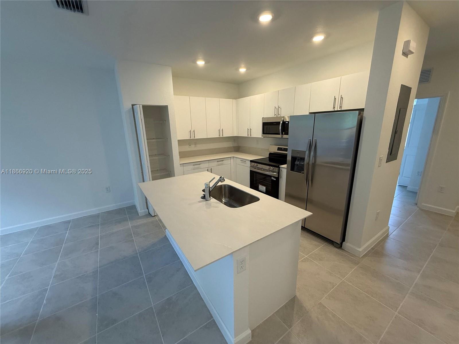 Property photo # 7