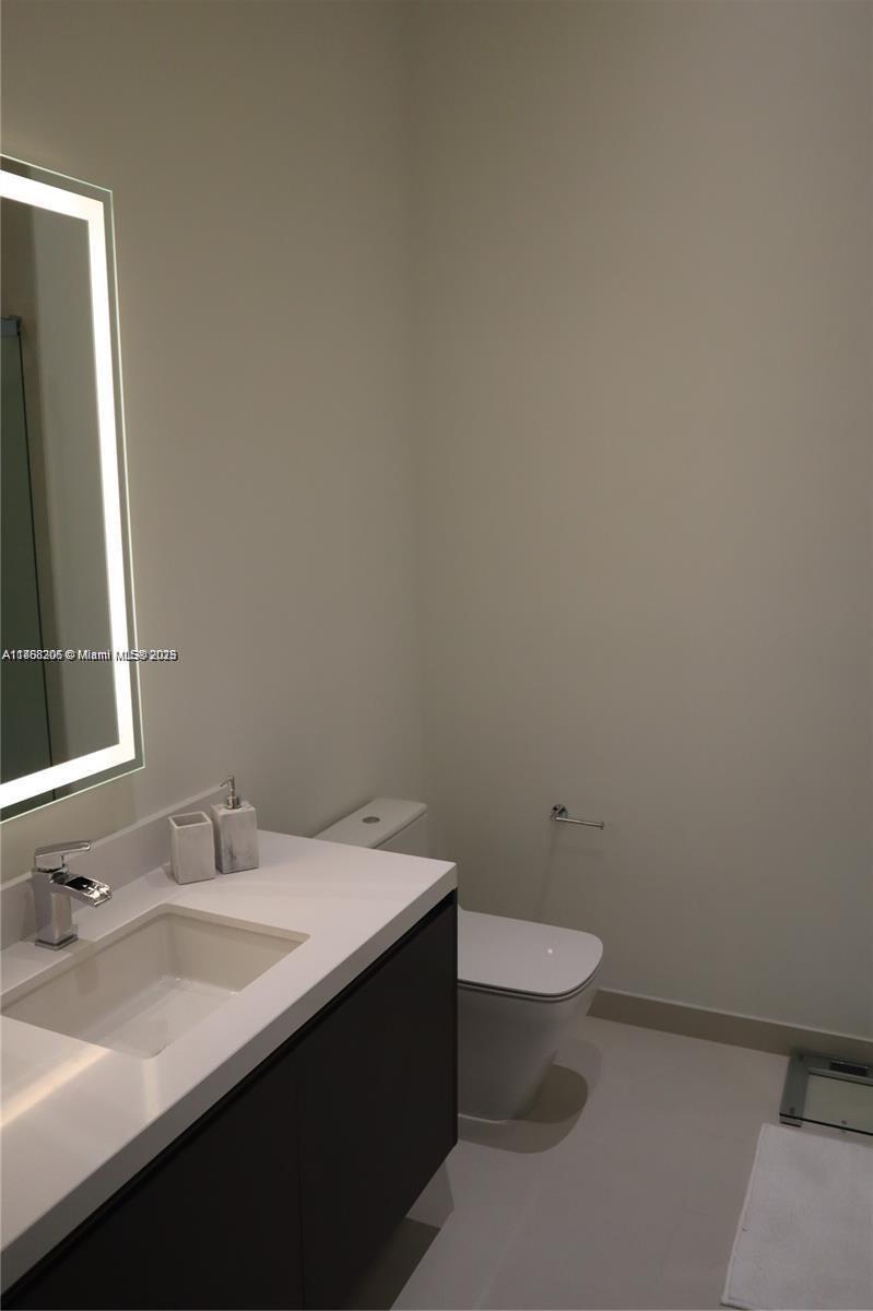 851 NE 1st Ave #411, Miami FL 33132