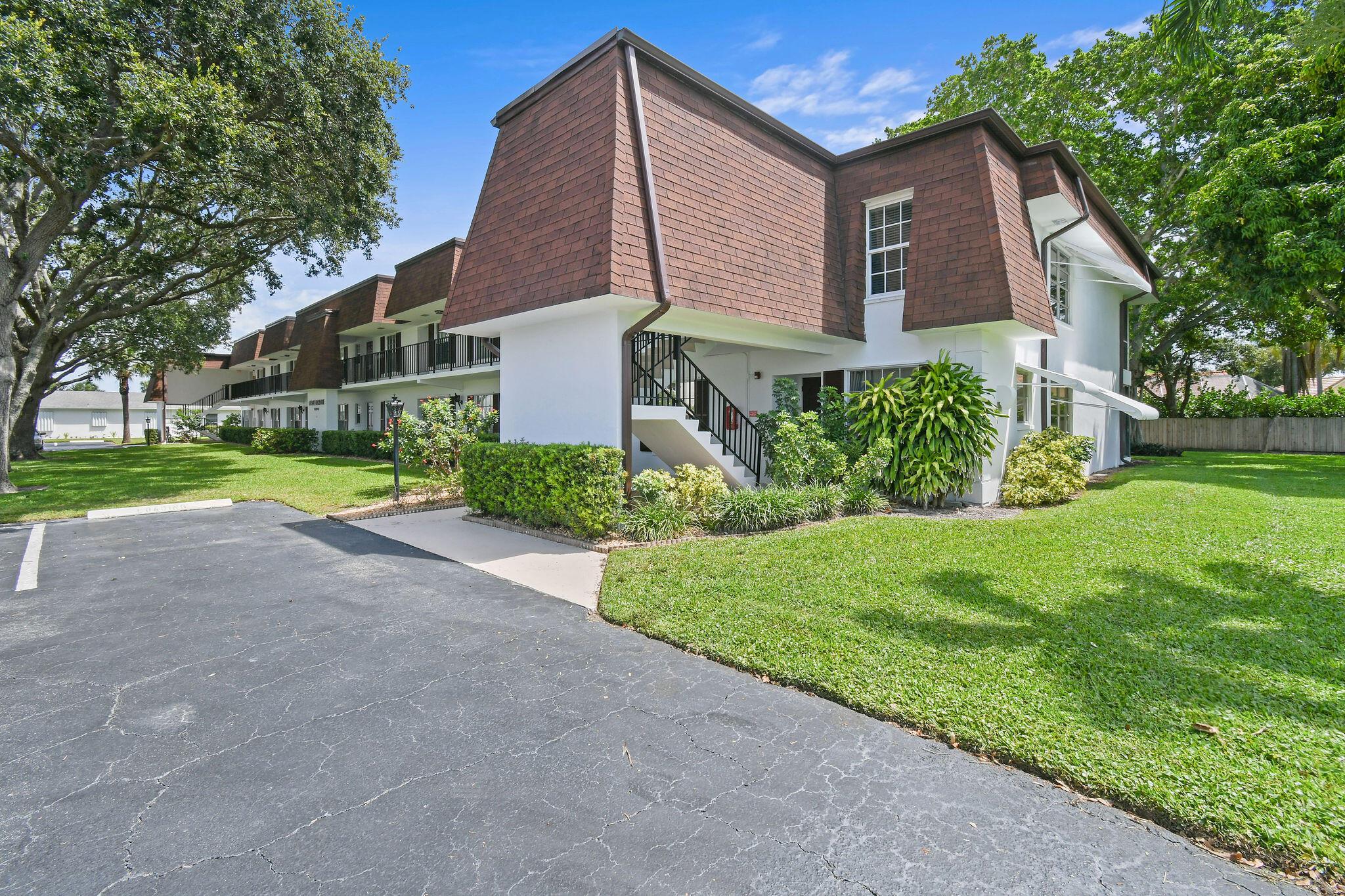 Homes for sale in Palm Beach Gardens, FL | 10040 Meridian Way N #206, Palm Beach Gardens, FL 33410 | MLS# R11119138