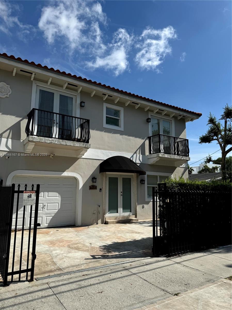 Elizabeth Gardens Condo