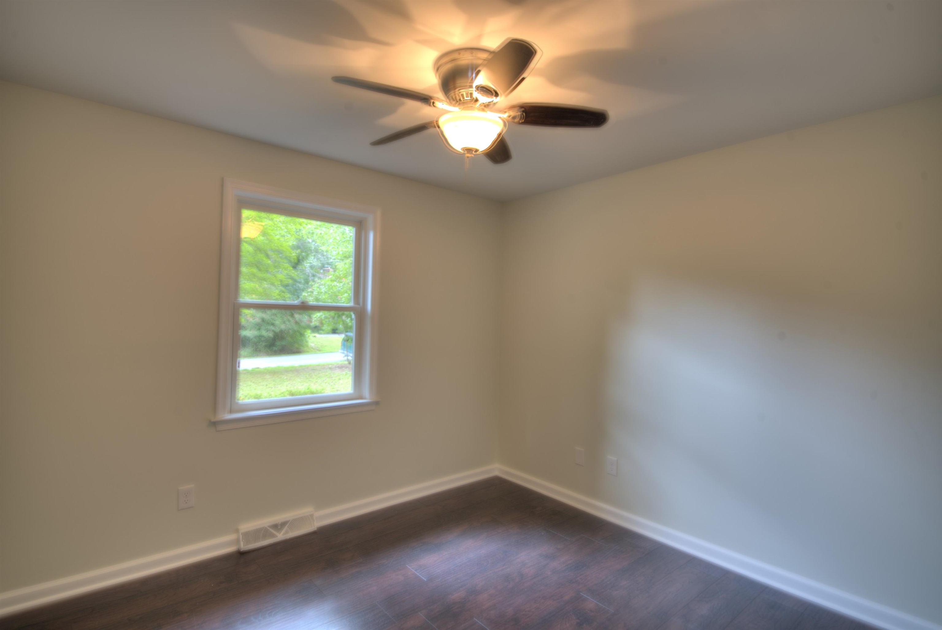 5547 Brookwood Rd