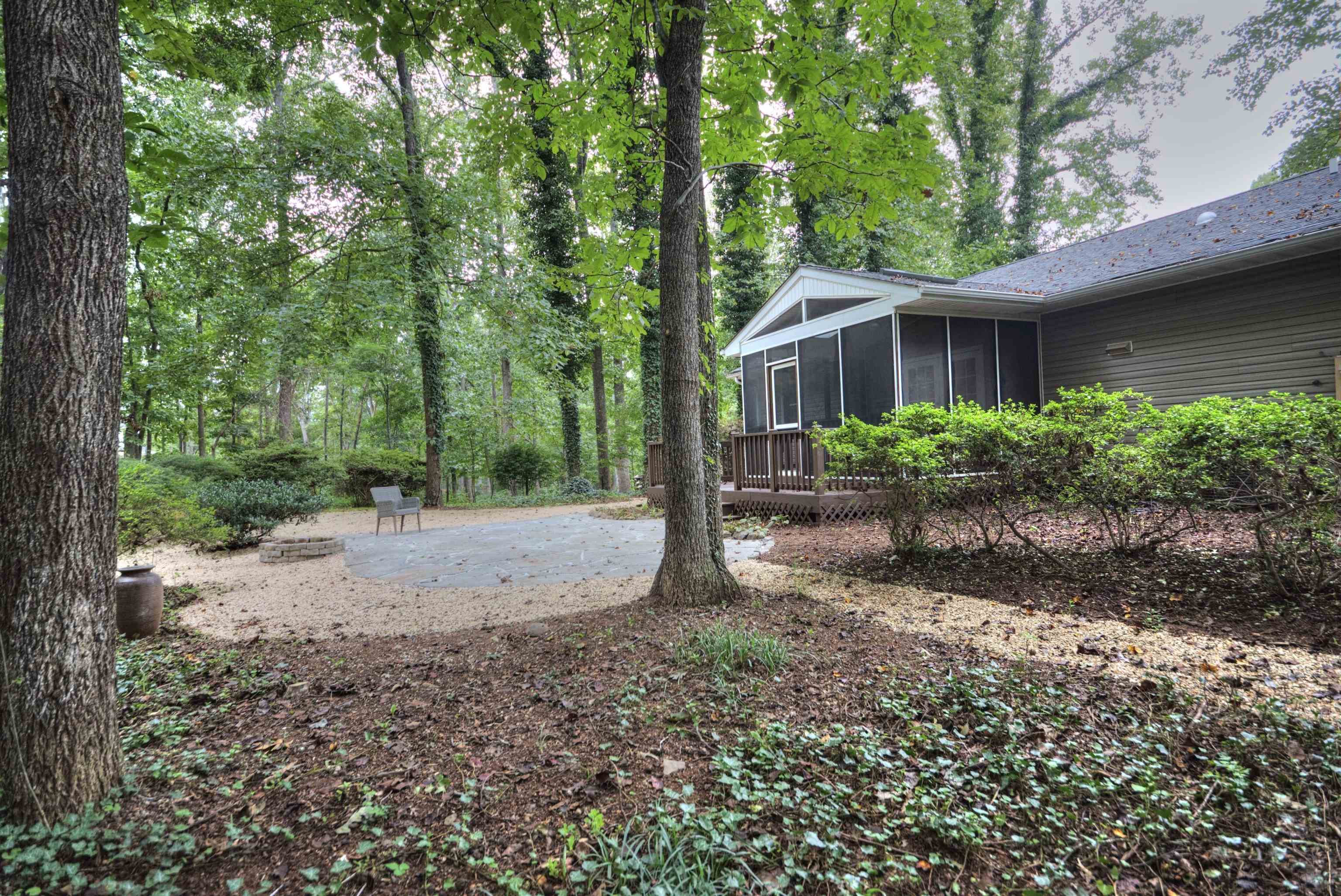 5547 Brookwood Rd