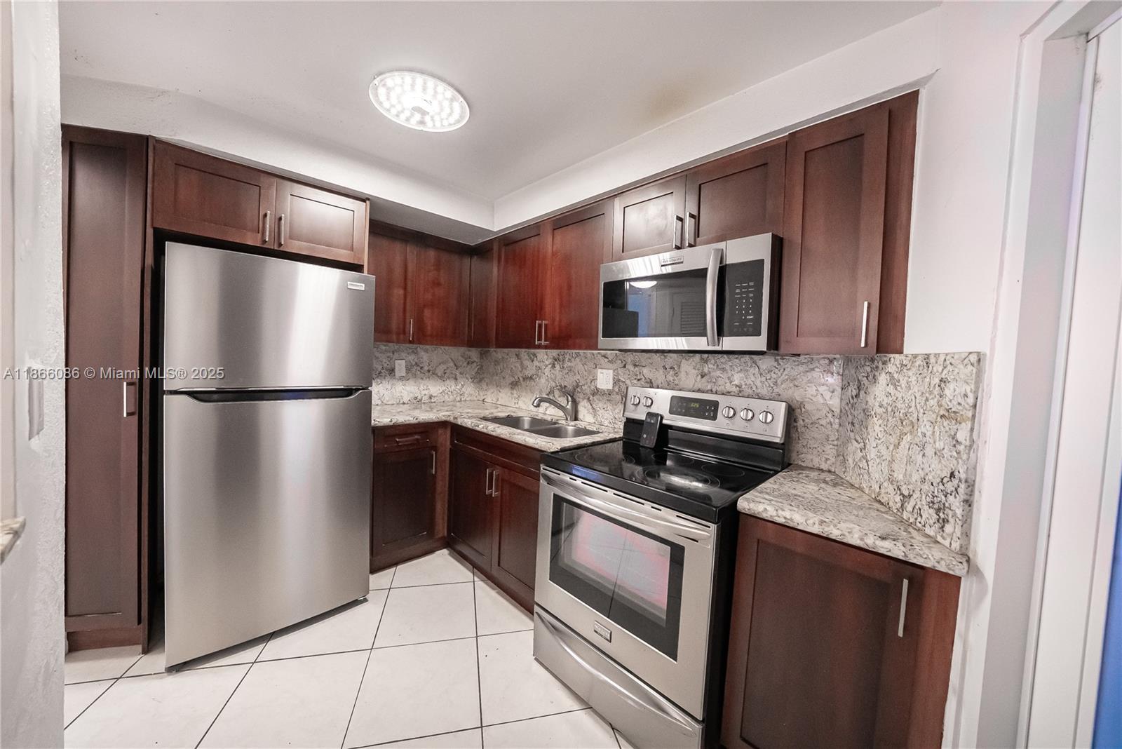 Sky Lake Gardens No 2 Con